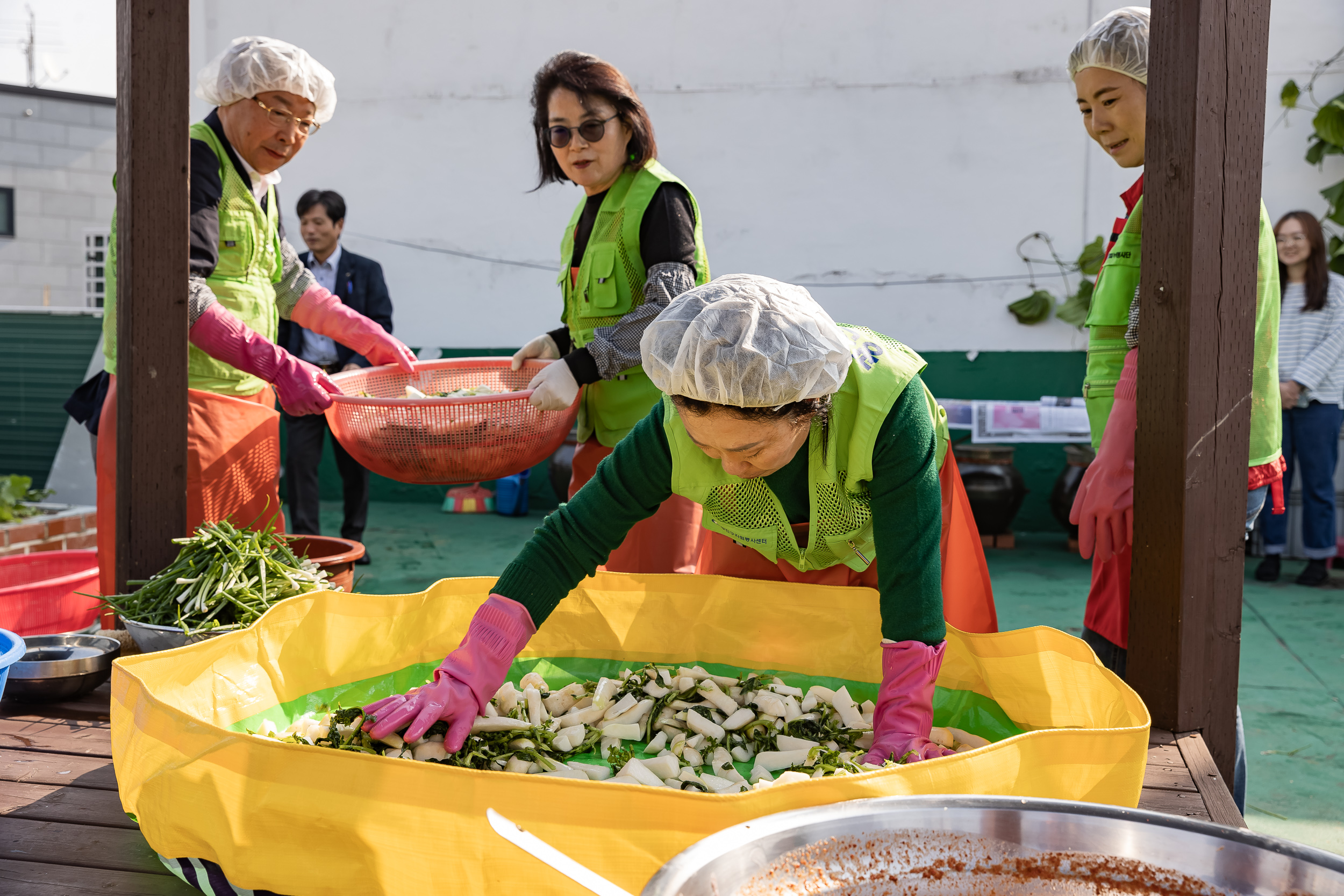 20231023-사랑듬뿍 반찬 나눔 봉사 231023-0337_G_103420.jpg