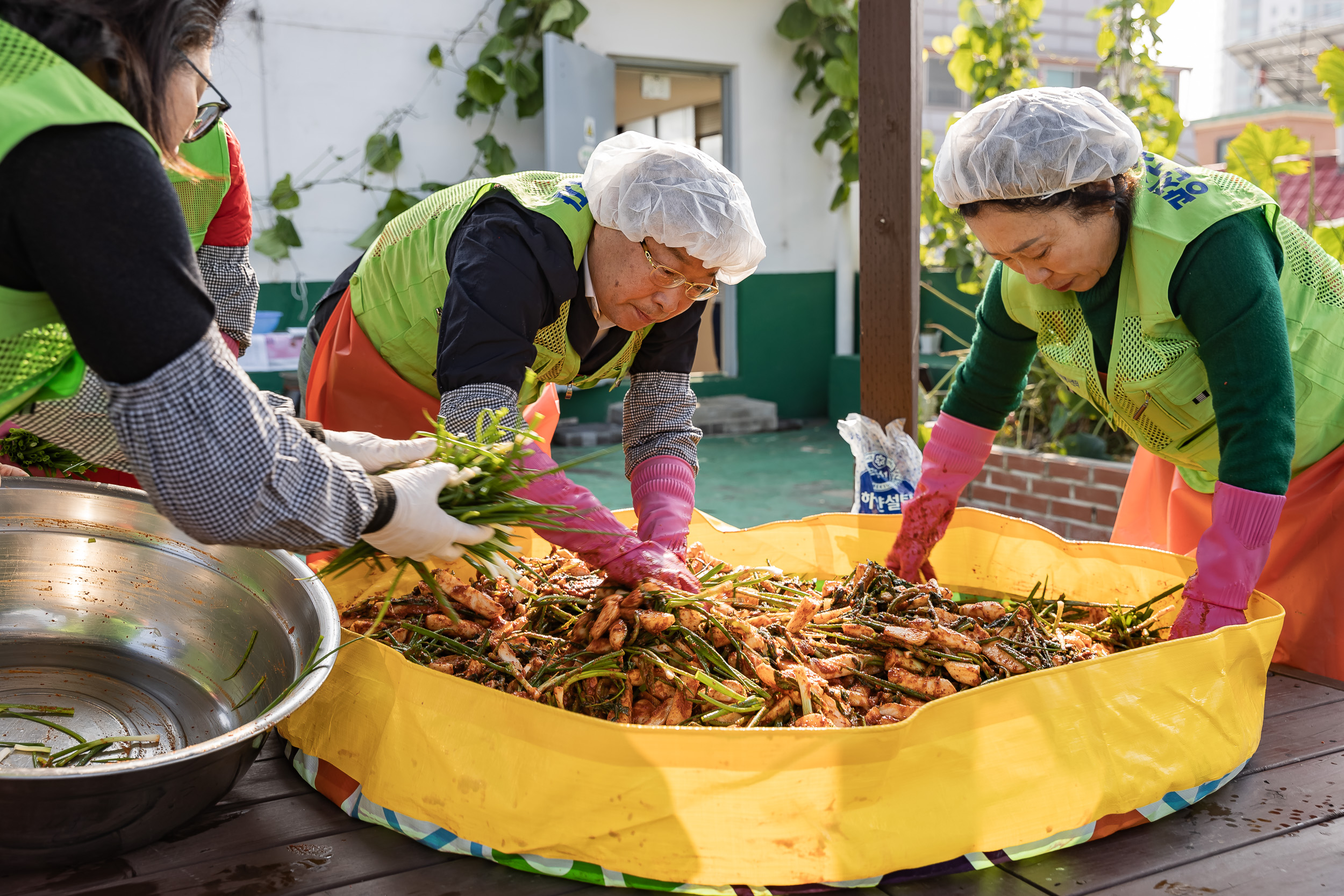 20231023-사랑듬뿍 반찬 나눔 봉사 231023-0450_G_103422.jpg