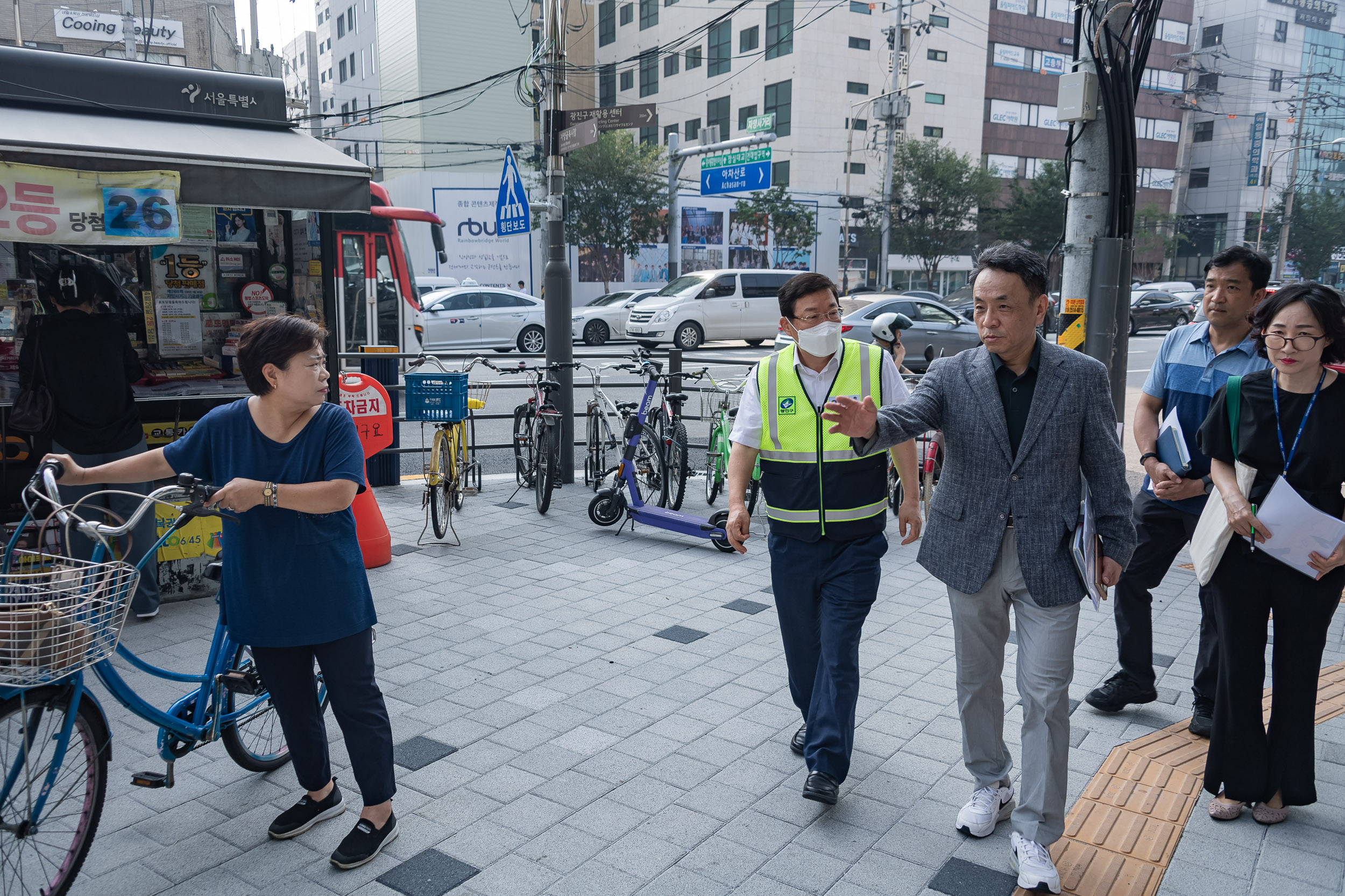 20230720-자양사거리 교통섬 철거 및 횡단보도 확장 공사 완료 230720-0072_G_151734.jpg