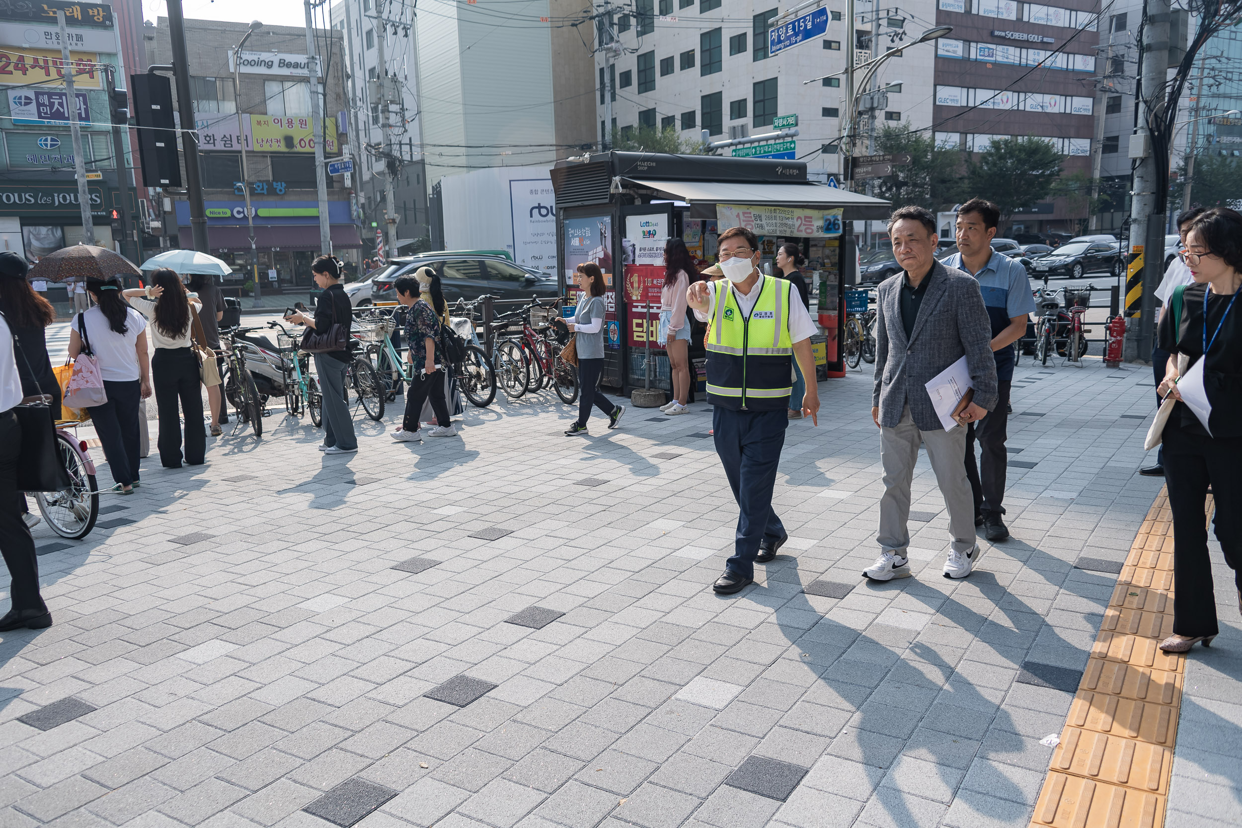 20230720-자양사거리 교통섬 철거 및 횡단보도 확장 공사 완료 230720-0074_G_151734.jpg