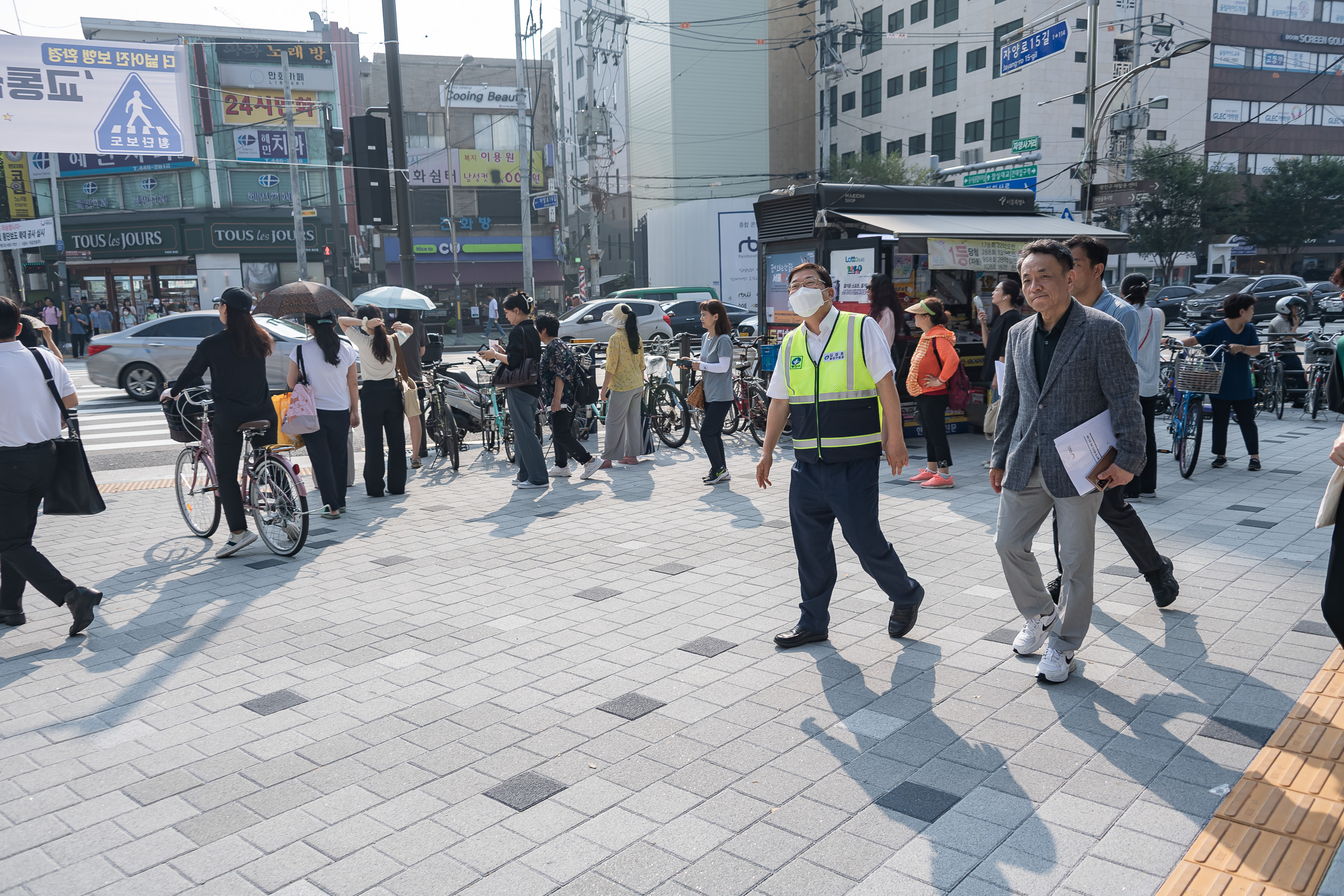 20230720-자양사거리 교통섬 철거 및 횡단보도 확장 공사 완료 230720-0080_G_151735.jpg