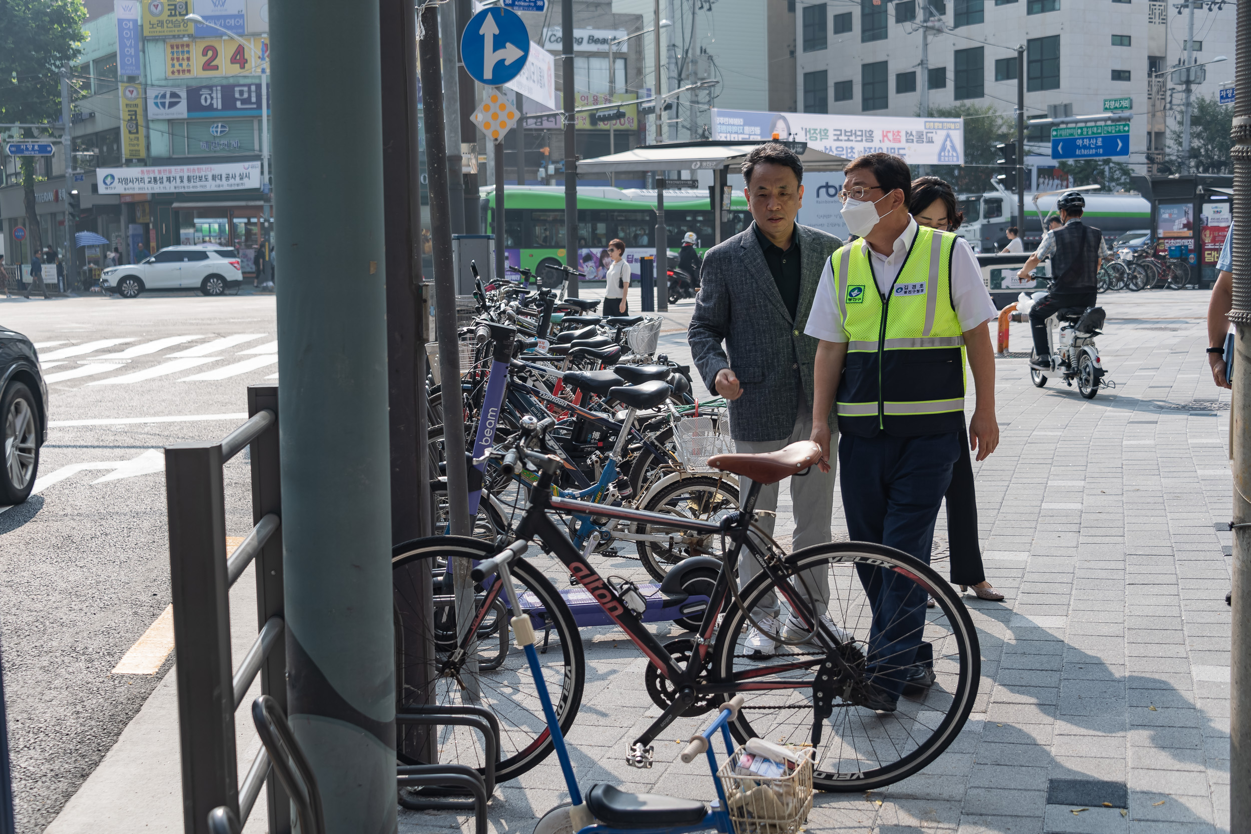 20230720-자양사거리 교통섬 철거 및 횡단보도 확장 공사 완료 230720-0173_G_151736.jpg