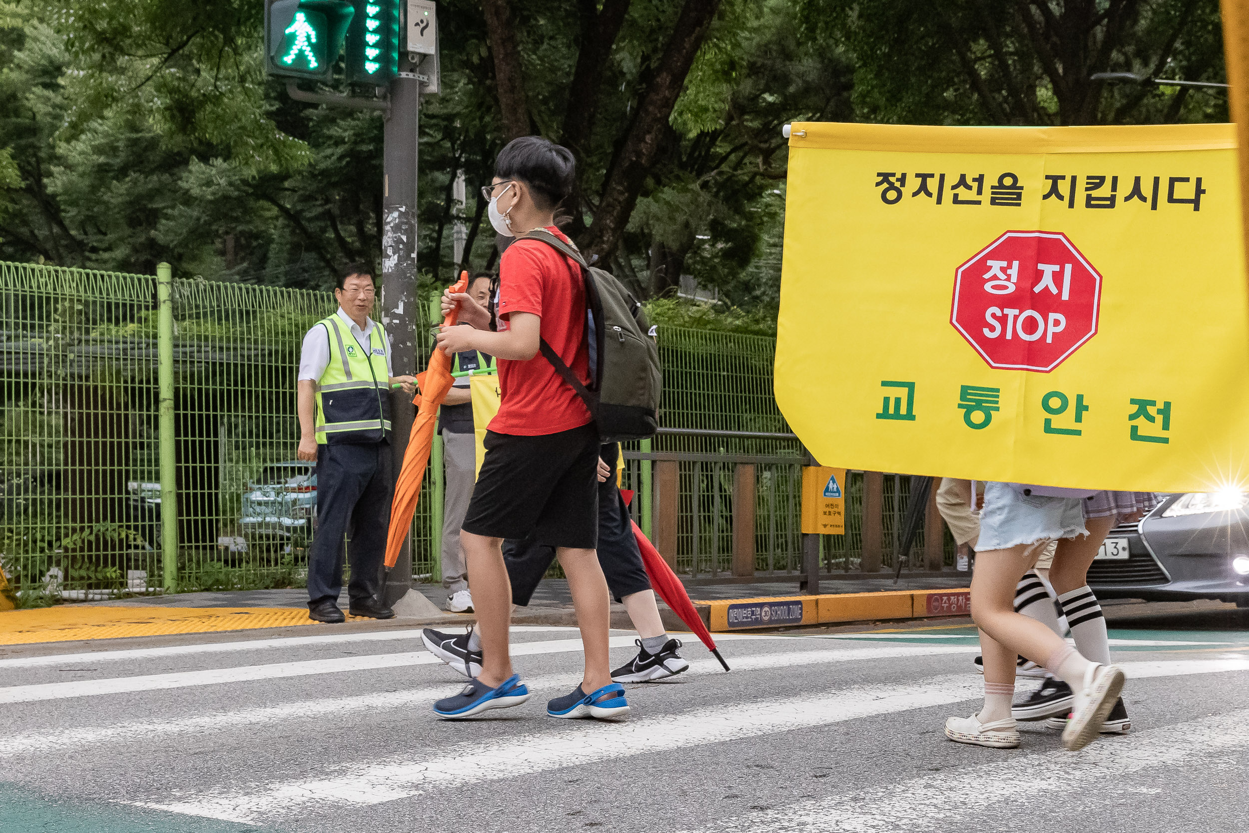 20230711-등굣길 교통안전지킴이 활동(동의초등학교) 230711-0197_G_132252.jpg