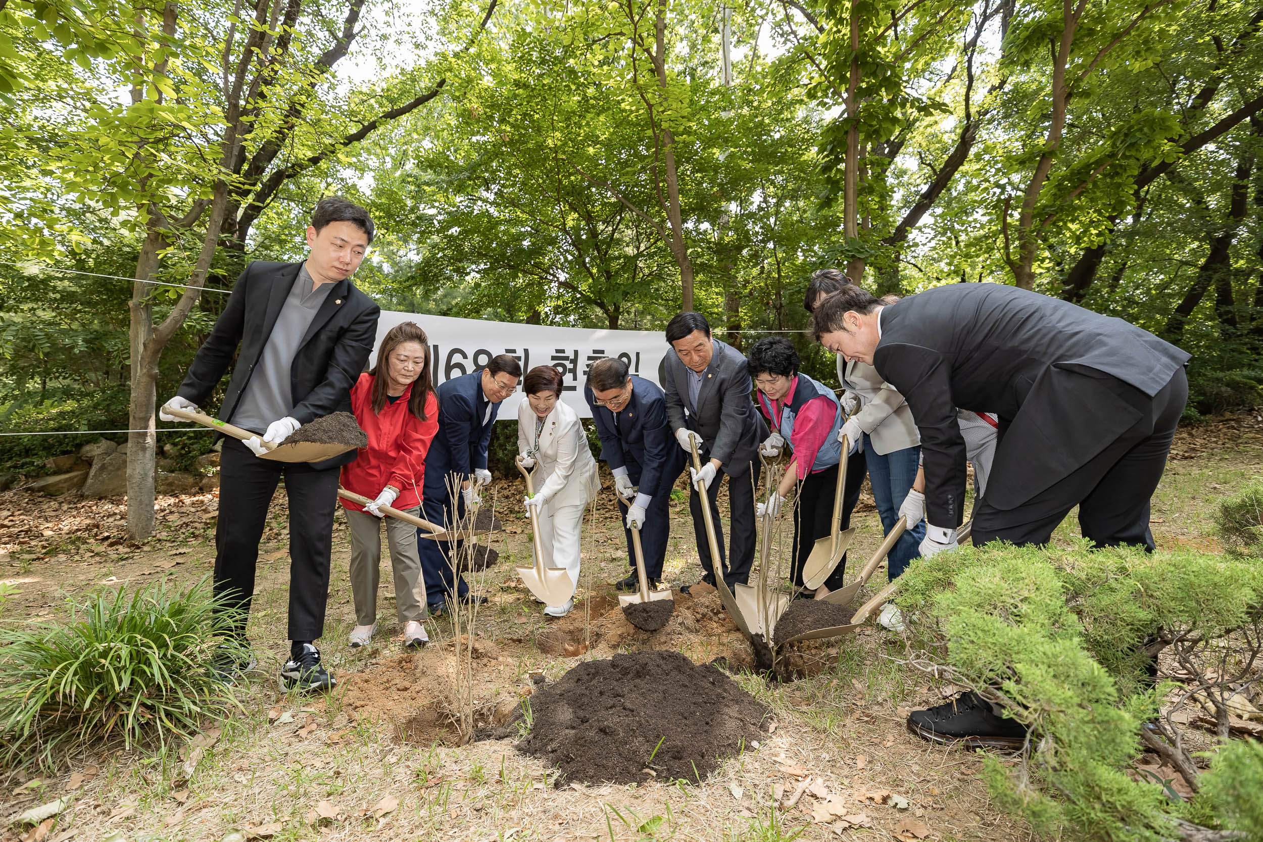 20230606-국자유총연맹 광진구지회 제68회 현충일 추념식 230606-0650_G_164243.jpg