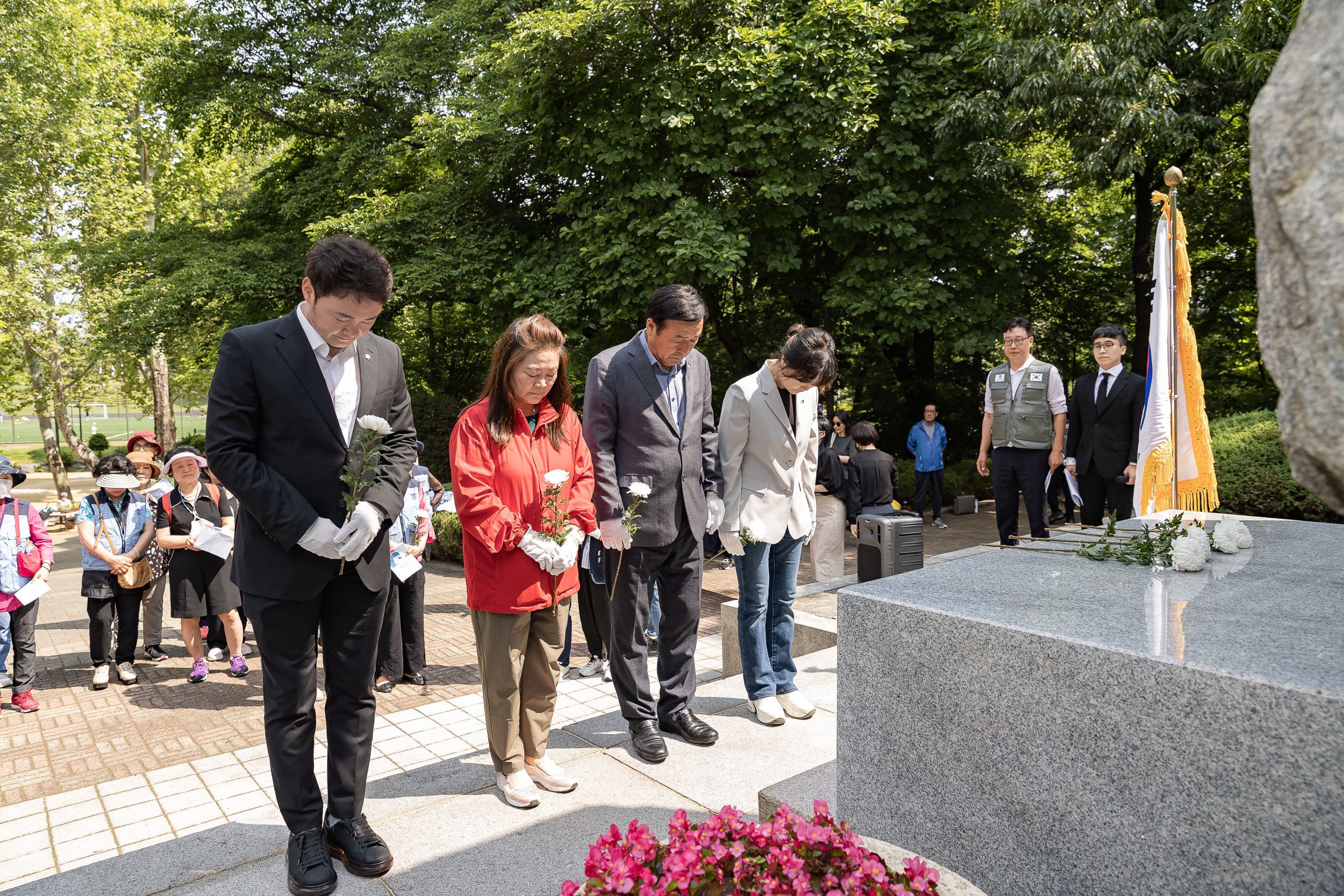 20230606-국자유총연맹 광진구지회 제68회 현충일 추념식 230606-0338_G_164236.jpg