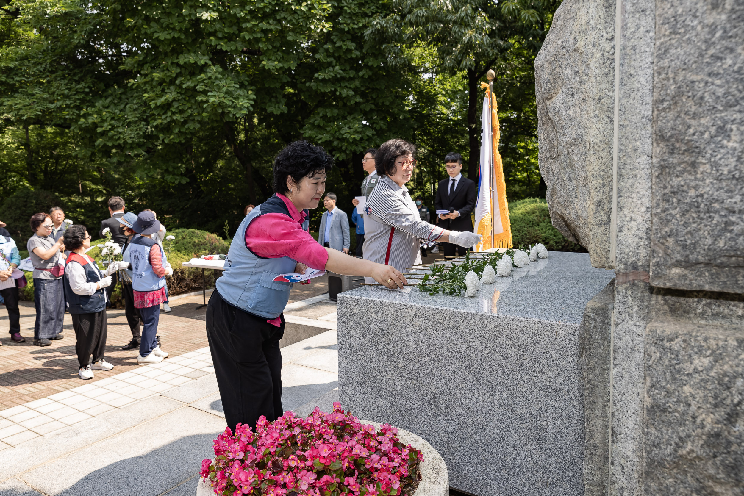 20230606-국자유총연맹 광진구지회 제68회 현충일 추념식 230606-0368_G_164236.jpg