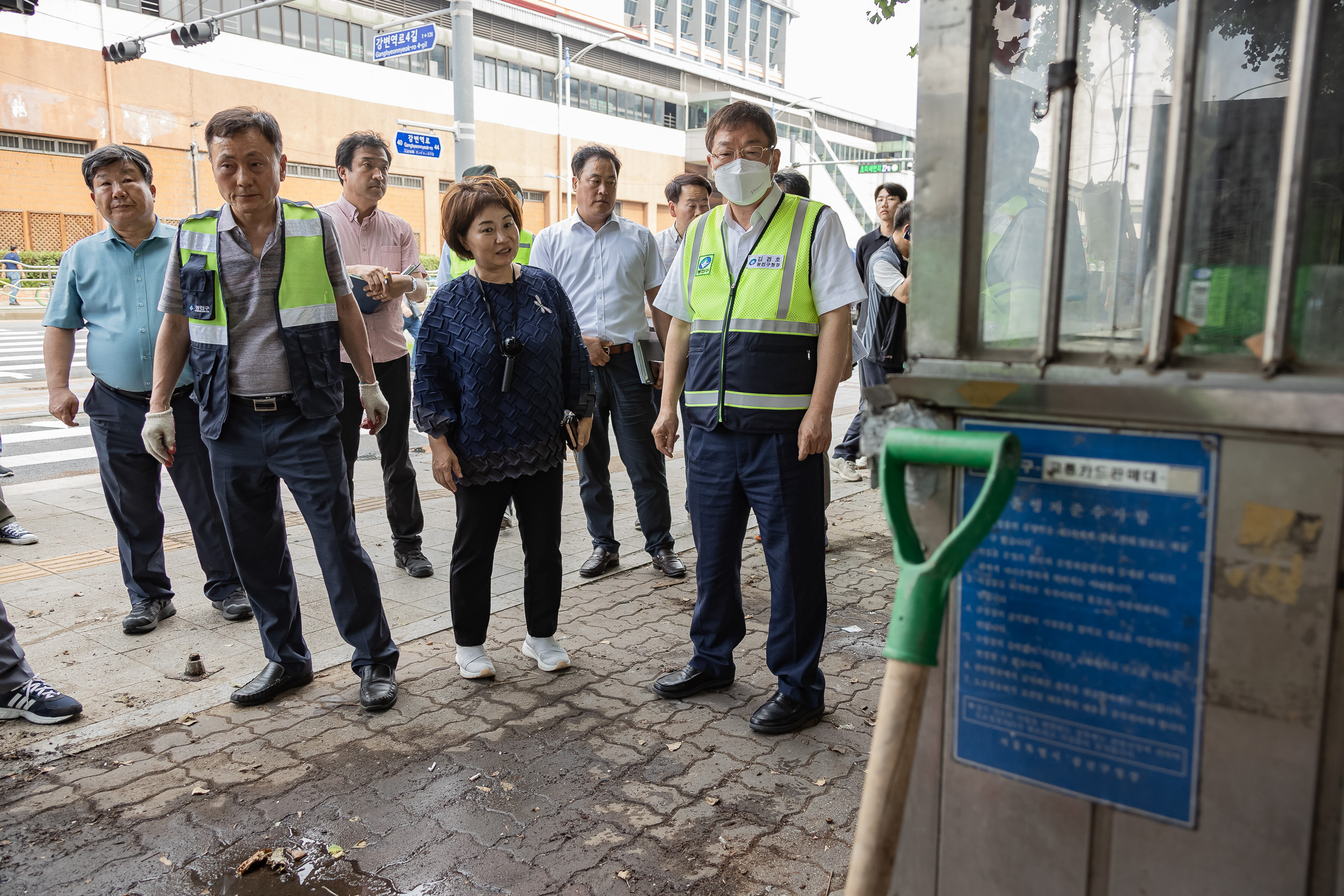 20230706-구의3동 강변 우성아파트 담장 앞 노점상 철거-2 230706-1169_G_191541.jpg