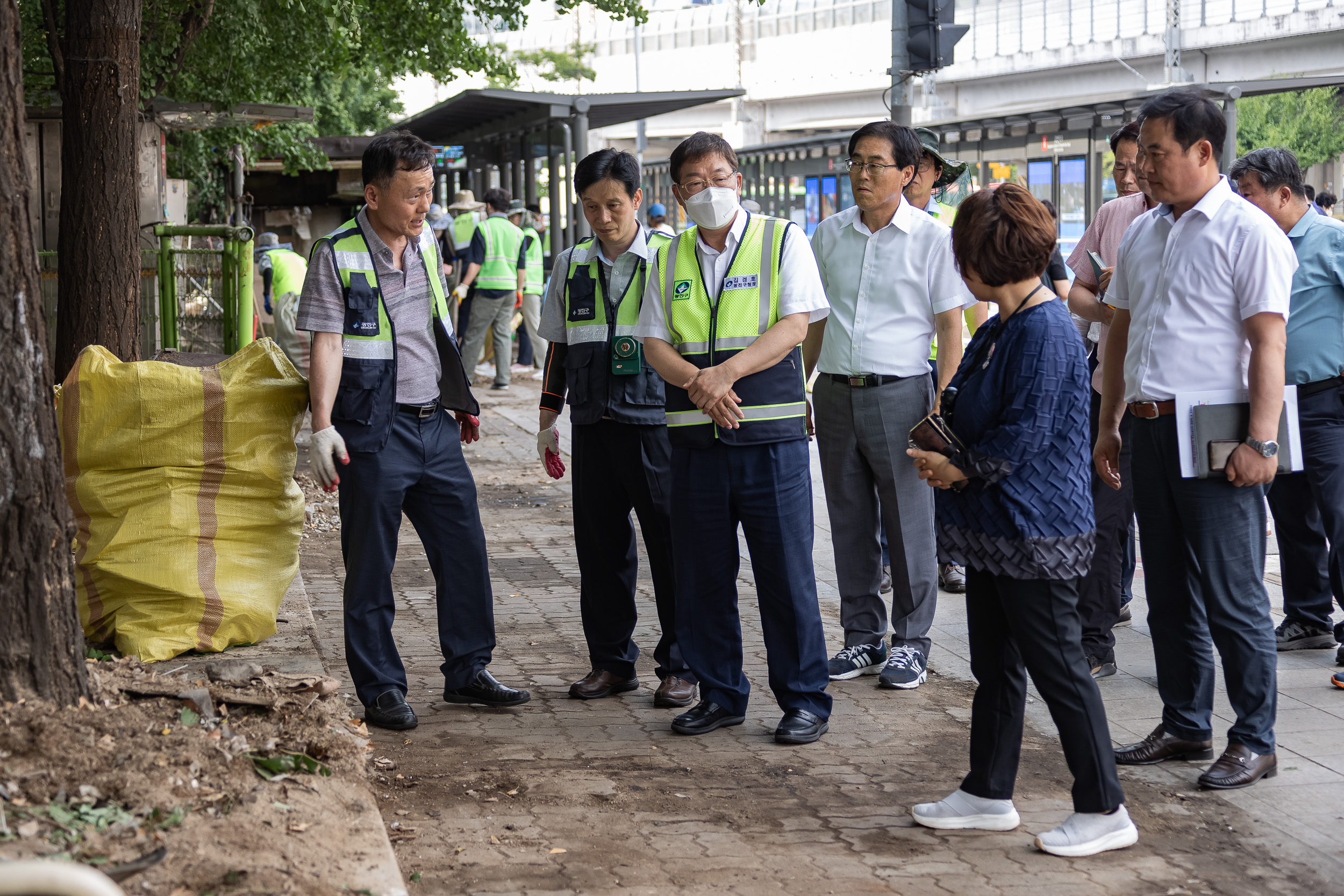 20230706-구의3동 강변 우성아파트 담장 앞 노점상 철거-2 230706-1265_G_191542.jpg