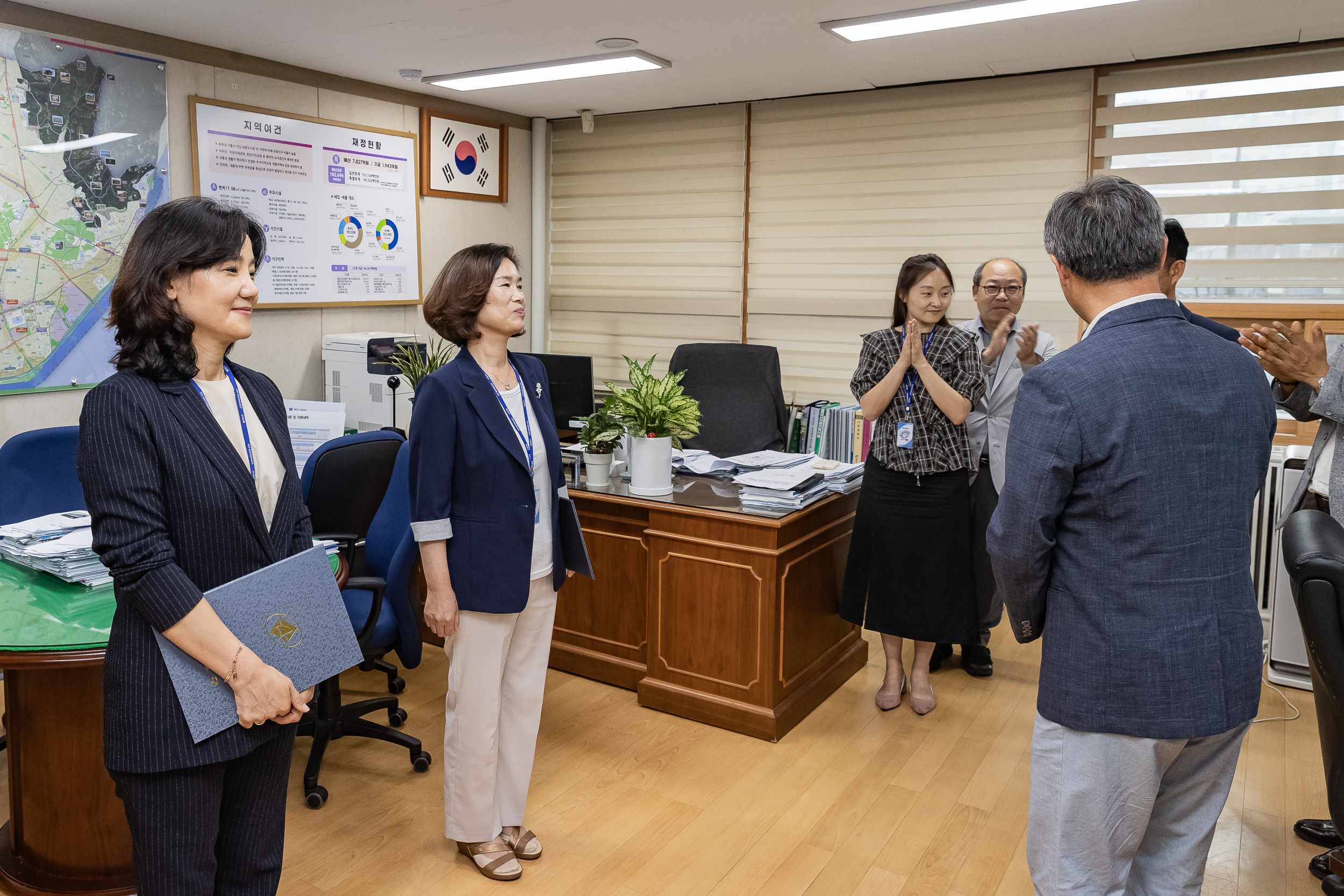 20230713-2023년 상반기 시구 인사교류 발령장 수여식 230713-0037_G_144102.jpg