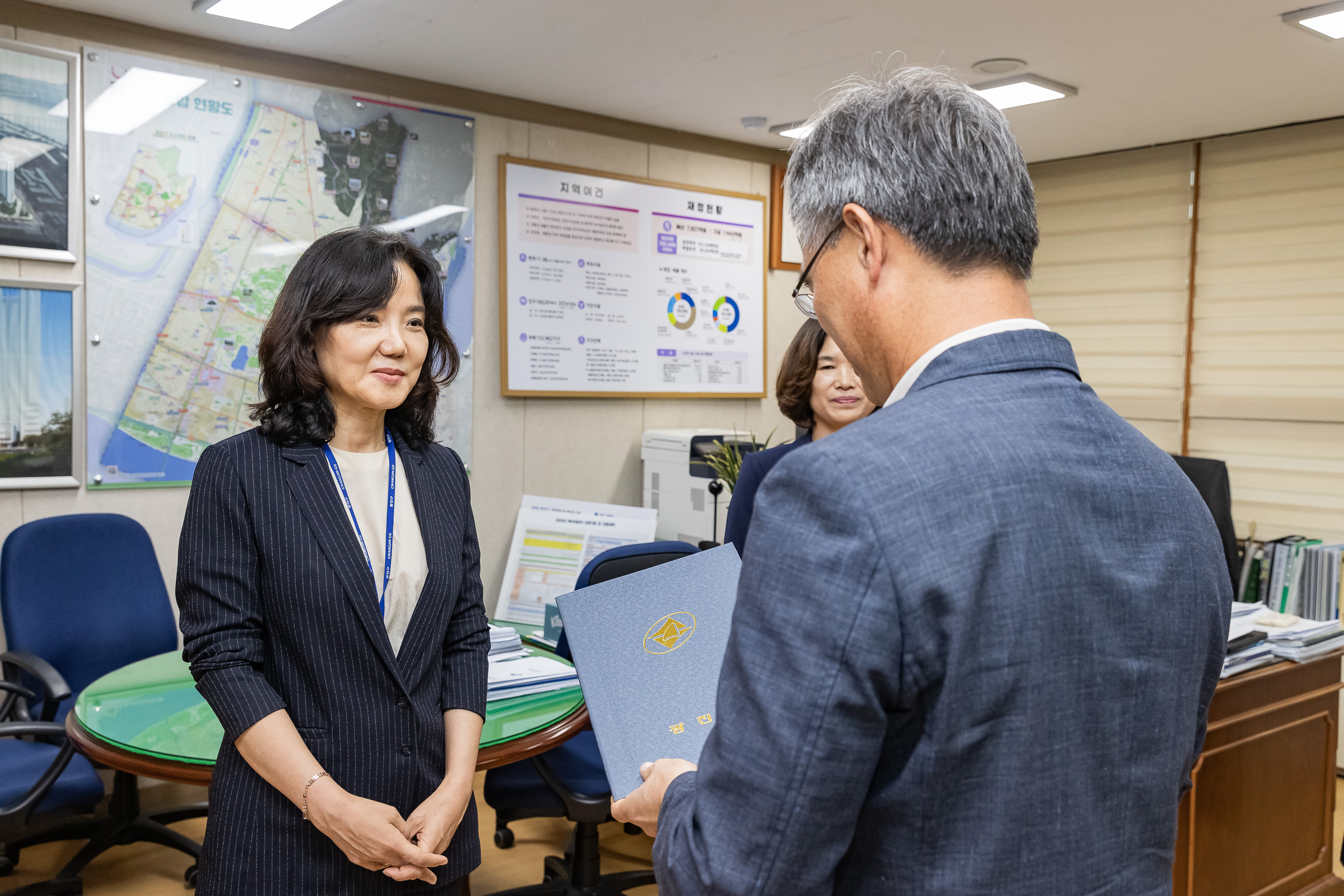 20230713-2023년 상반기 시구 인사교류 발령장 수여식 230713-0019_G_144101.jpg