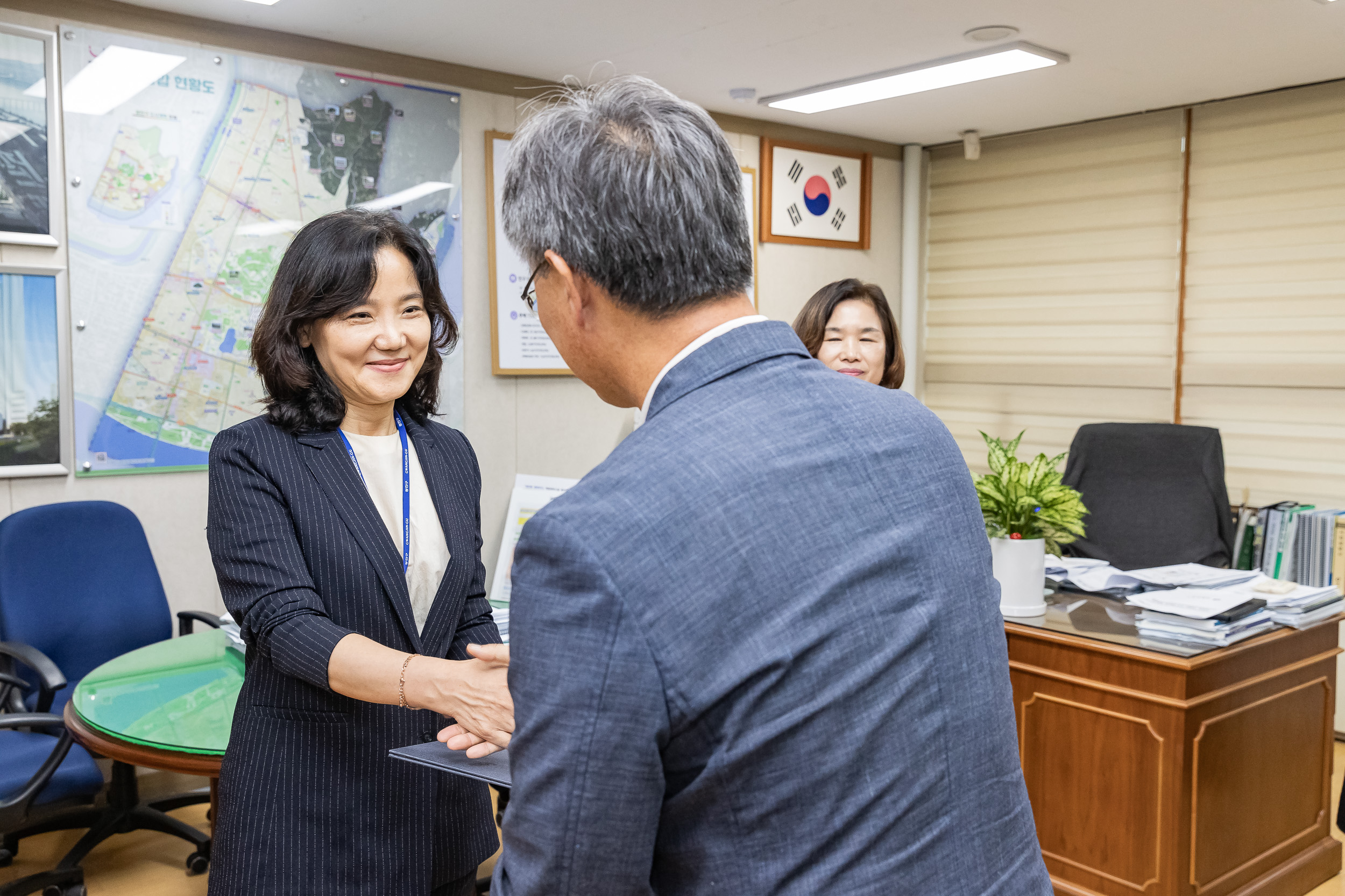 20230713-2023년 상반기 시구 인사교류 발령장 수여식 230713-0024_G_144102.jpg