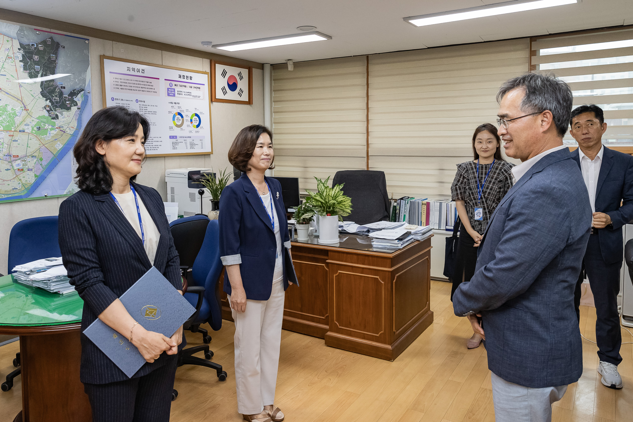 20230713-2023년 상반기 시구 인사교류 발령장 수여식 230713-0028_G_144102.jpg