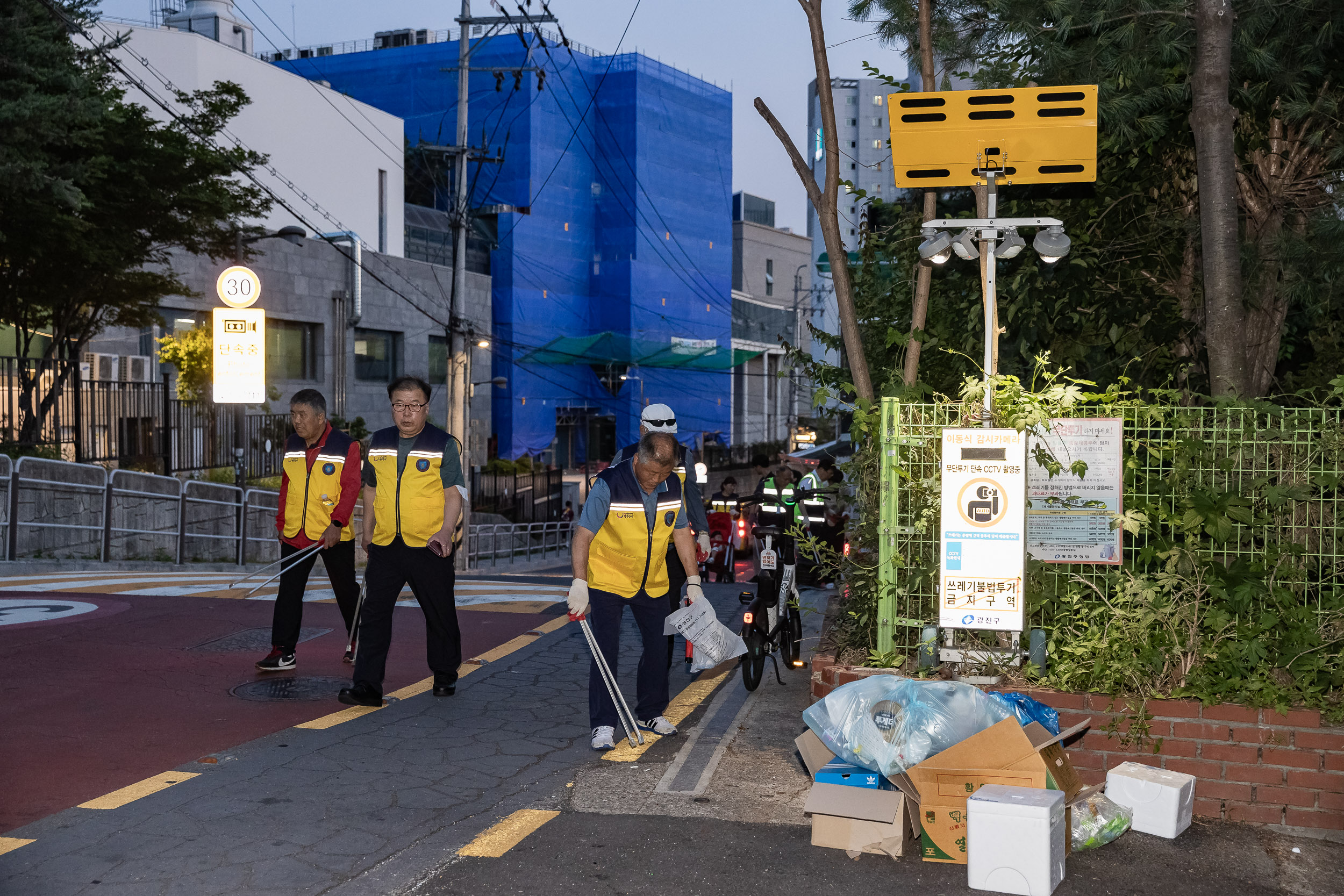 20230615-주민합동 야간순찰(구의2동) 230615-0239-1_G_192115.jpg