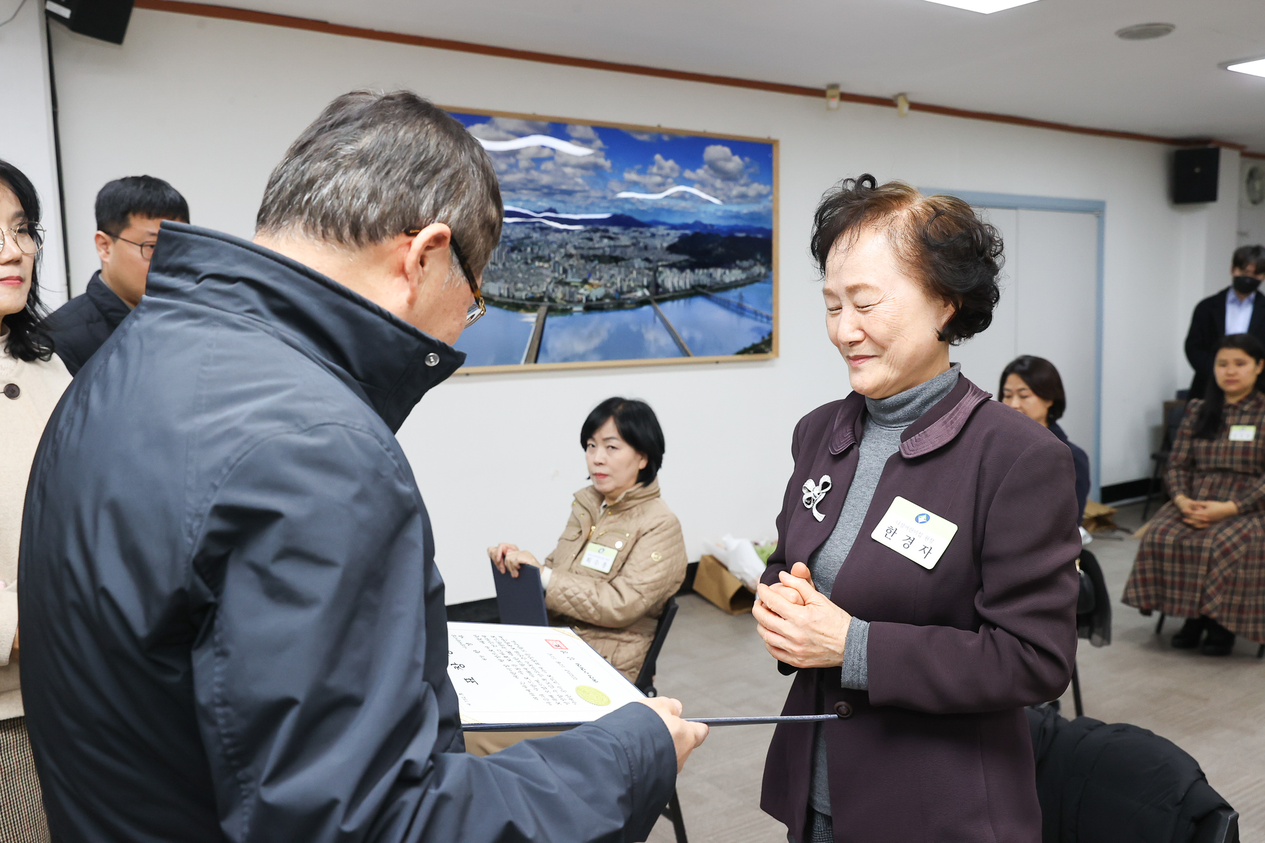 20231211-2023년 가정어린이집 우수 보육교직원 표창 수여식 231211_0144_G_172709.jpg