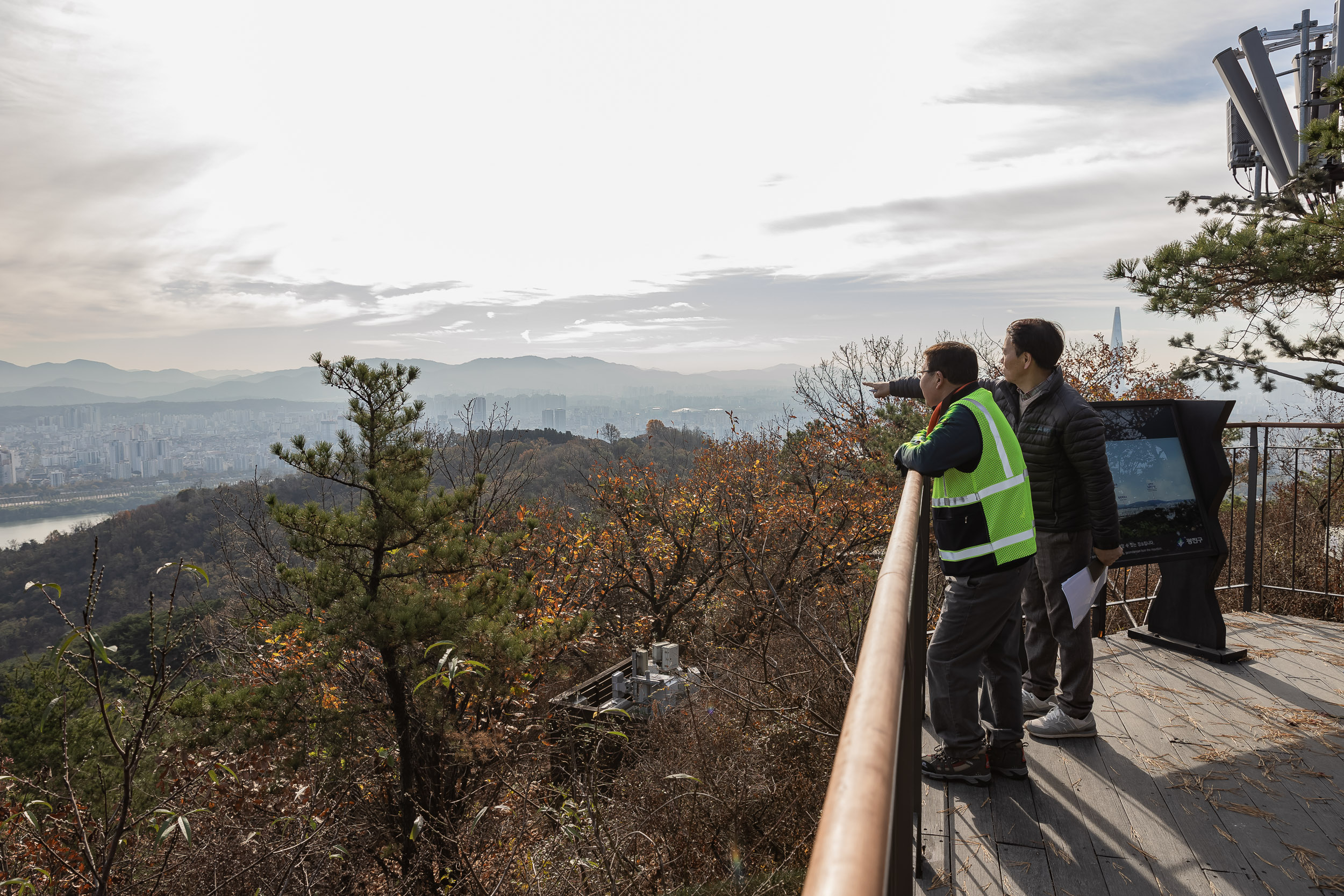 20231108-아차산 해맞이명소 정비사업 현장 방문 231108_0343_G_163041.jpg