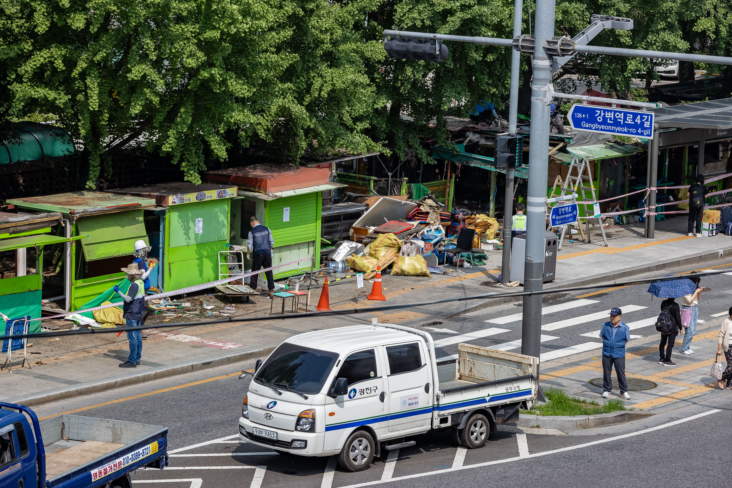 20230706-구의3동 강변 우성아파트 담장 앞 노점상 철거1 230706-0686_G_112026.jpg