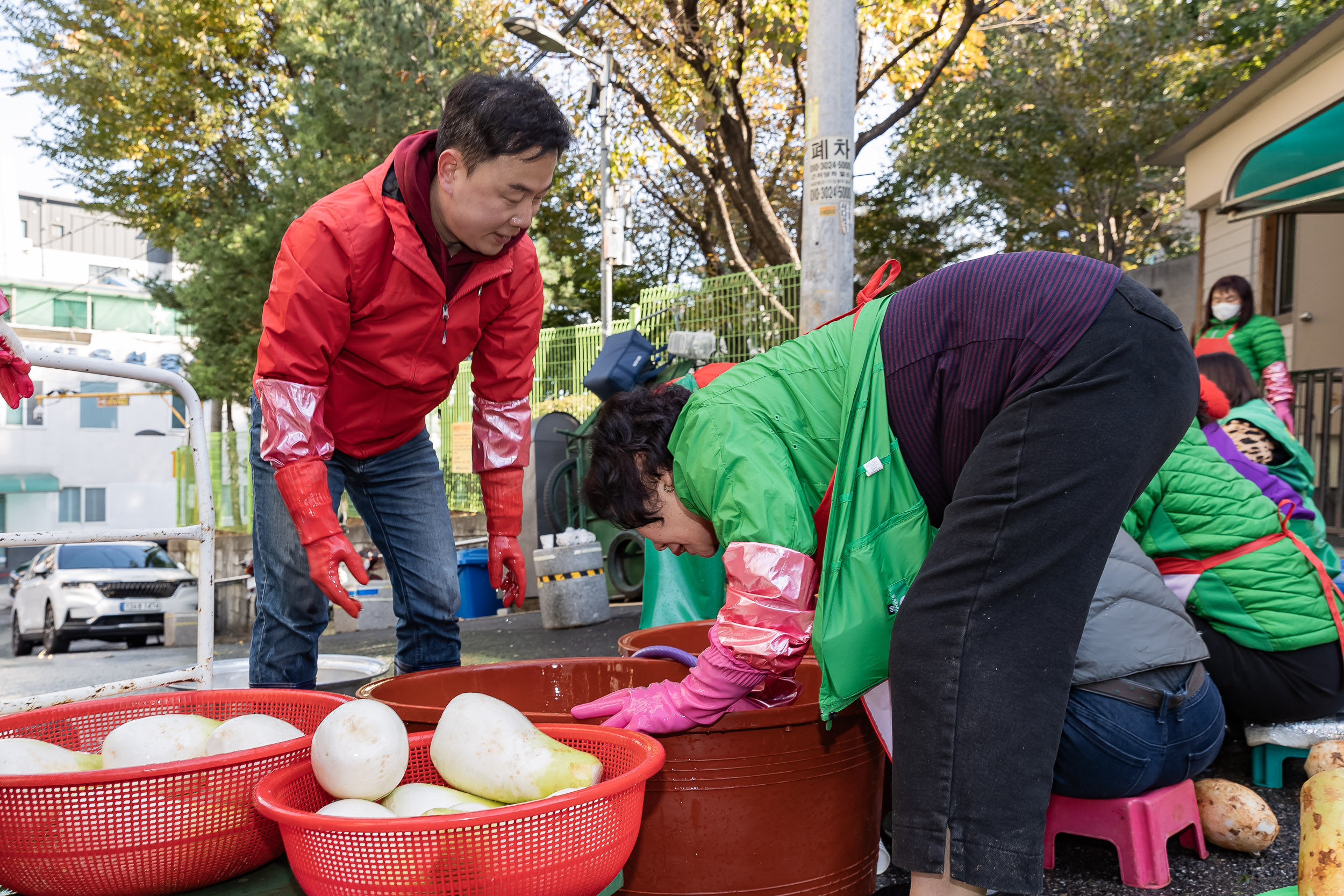 20231114-2023년 사랑의 김장담가드리기 231114_0490_G_152559.jpg