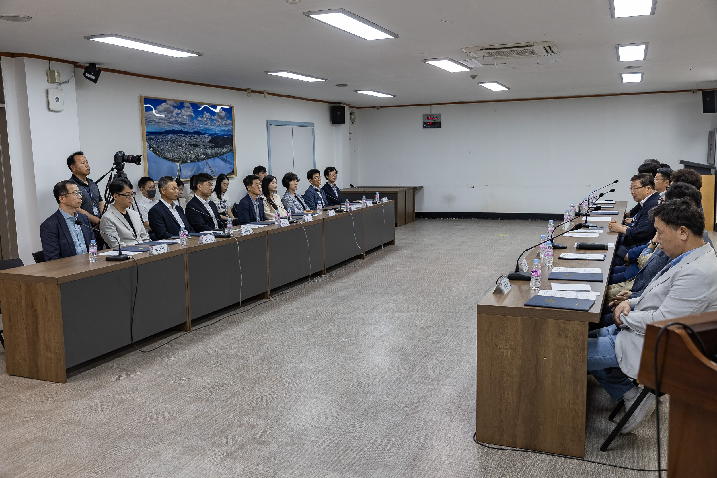 20230626-2023년 건축위원회 신규위원 위촉식 230626-0348_G_101143.jpg