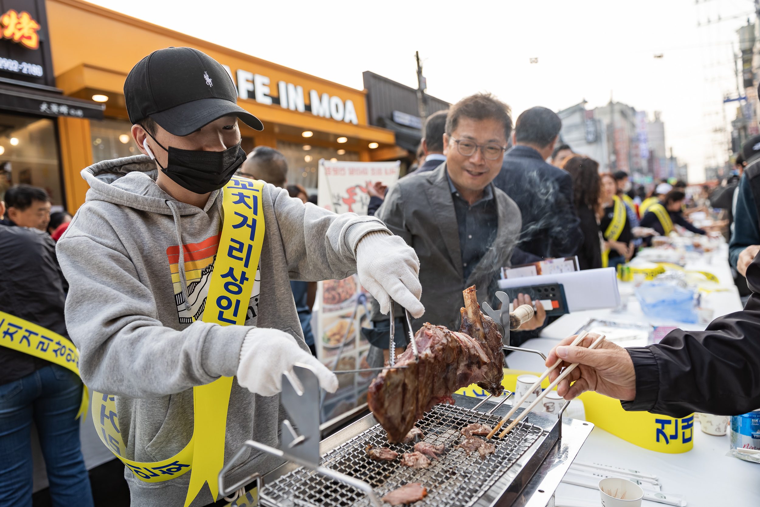 20231018-제7회 건대양꼬치거리 축제 231018-1030_G_161830.jpg