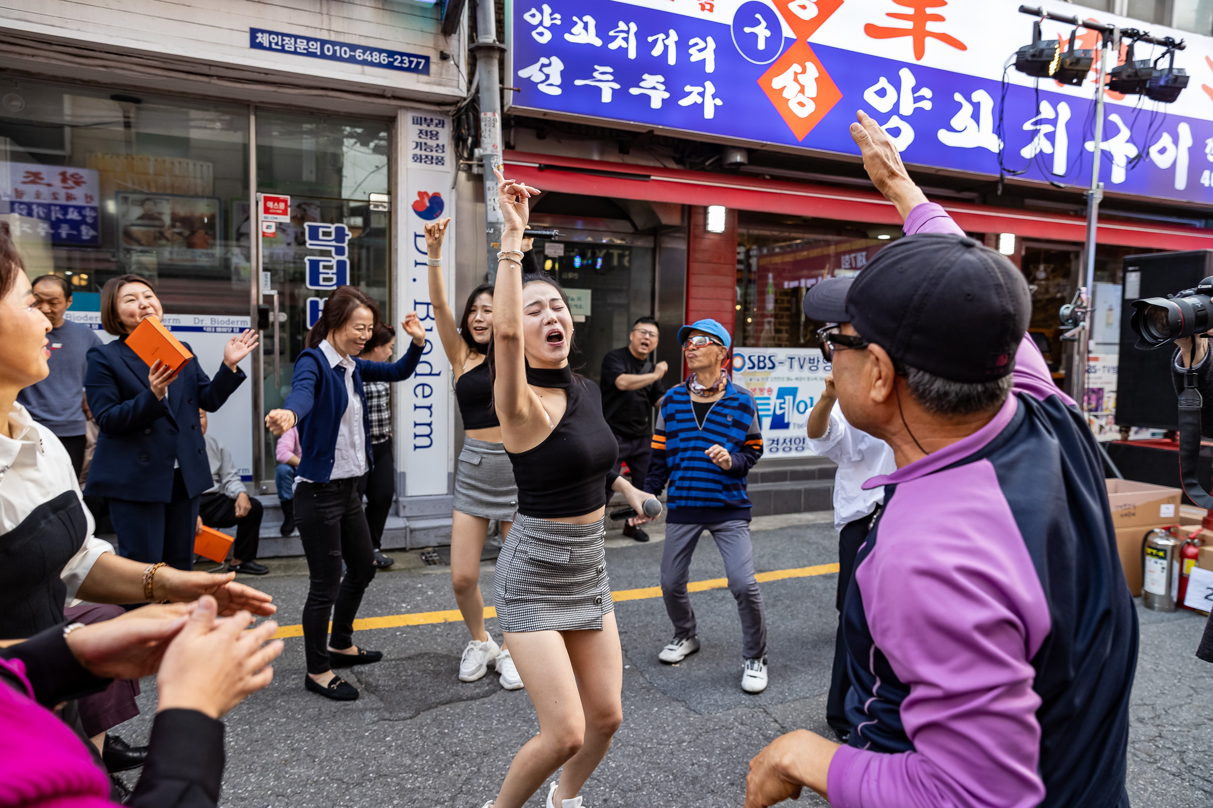 20231018-제7회 건대양꼬치거리 축제 231018-1316_G_161842.jpg