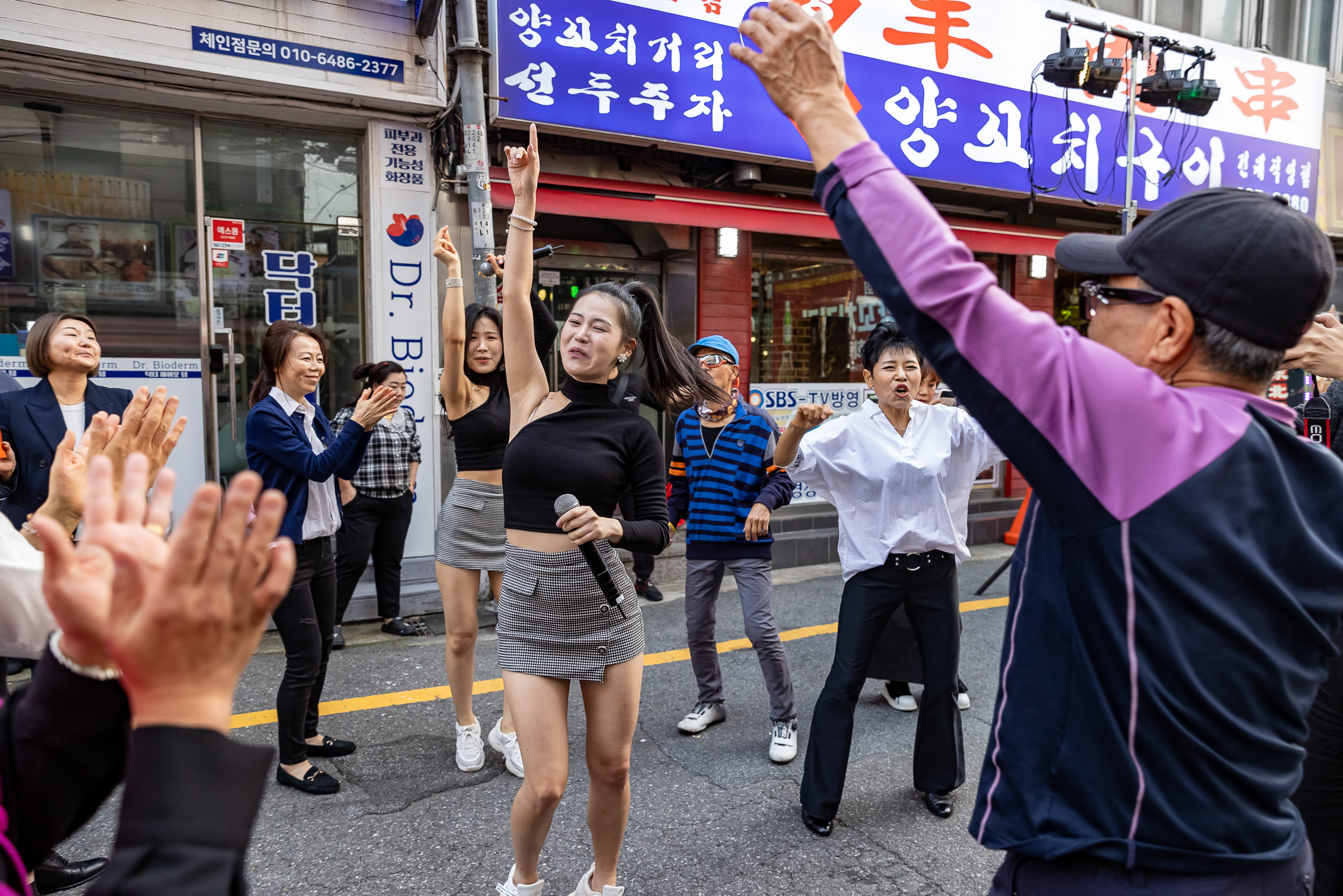 20231018-제7회 건대양꼬치거리 축제 231018-1320_G_161842.jpg