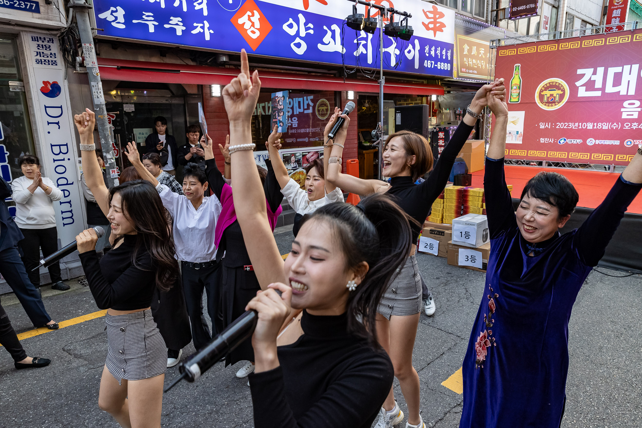 20231018-제7회 건대양꼬치거리 축제 231018-1382_G_161844.jpg