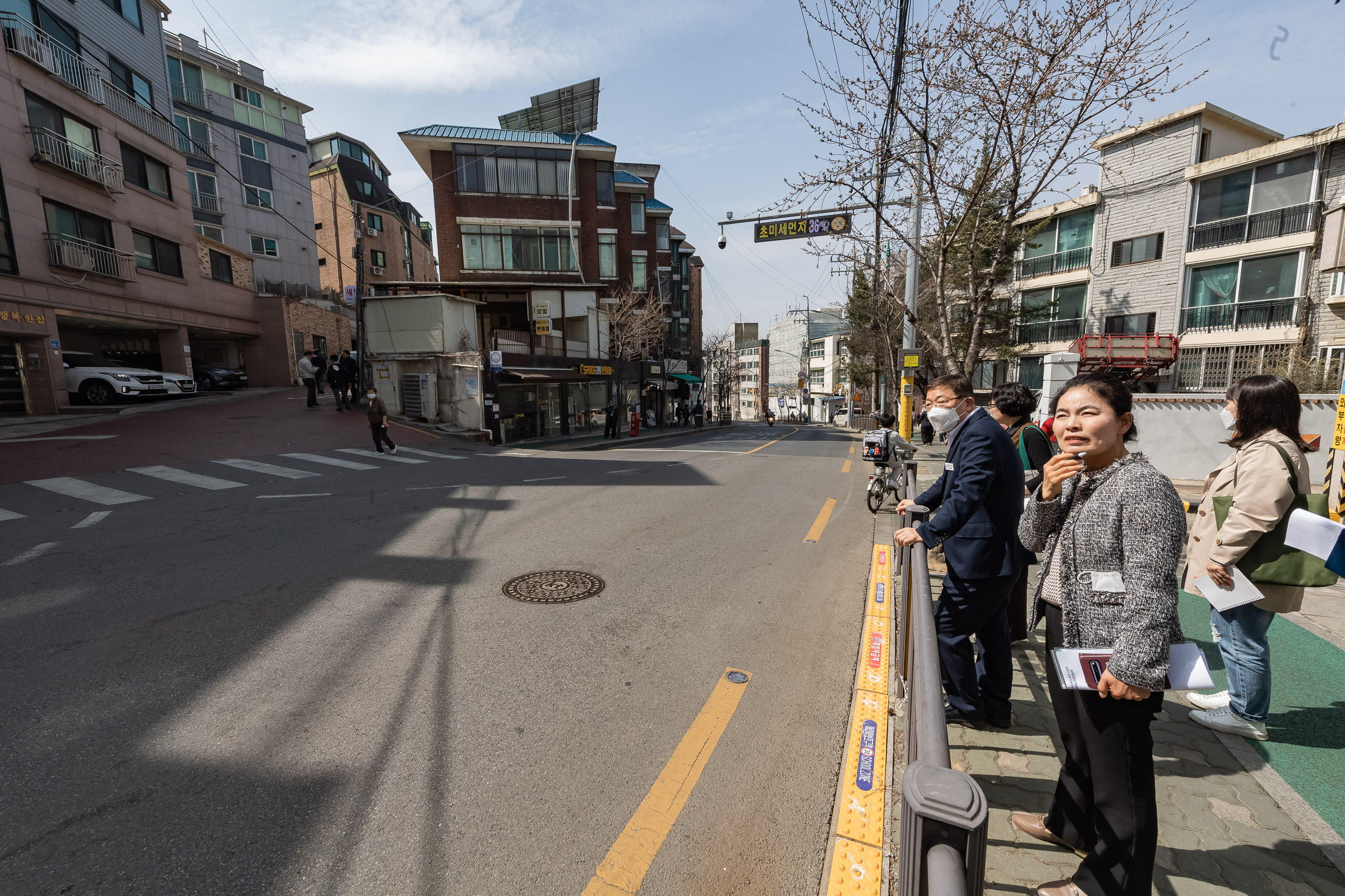 20230322-학교 앞 소통 나들이-서울동의초등학교 230322-0211_G_100528.jpg