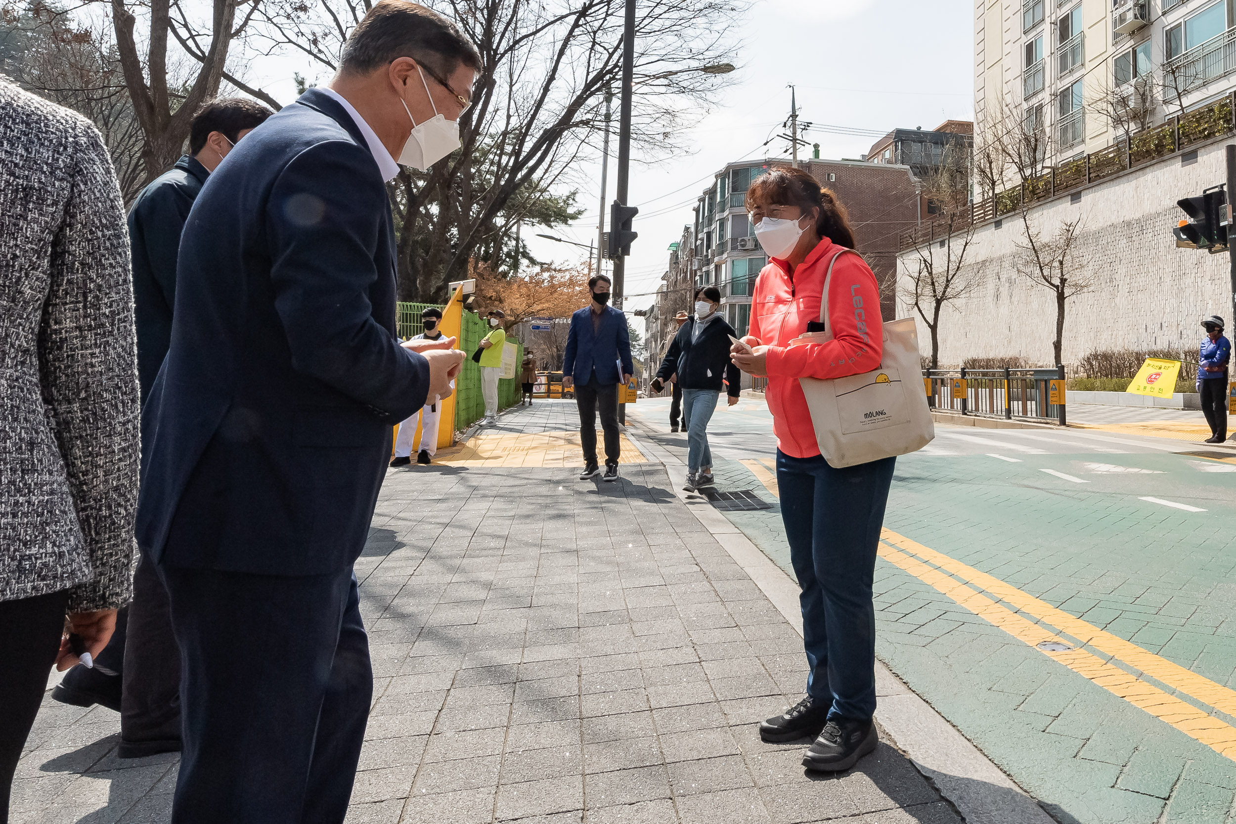 20230322-학교 앞 소통 나들이-서울동의초등학교 230322-0168_G_100527.jpg