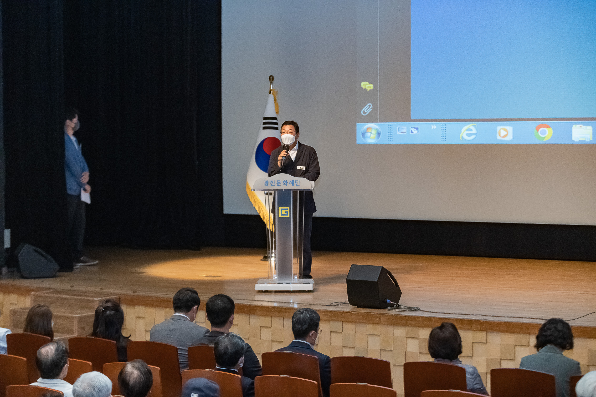 20221004-워커힐아파트 재건축사업 정비구역지정 및 정비계획 수립을 위한 주민설명회 221004-0118_G_085332.jpg