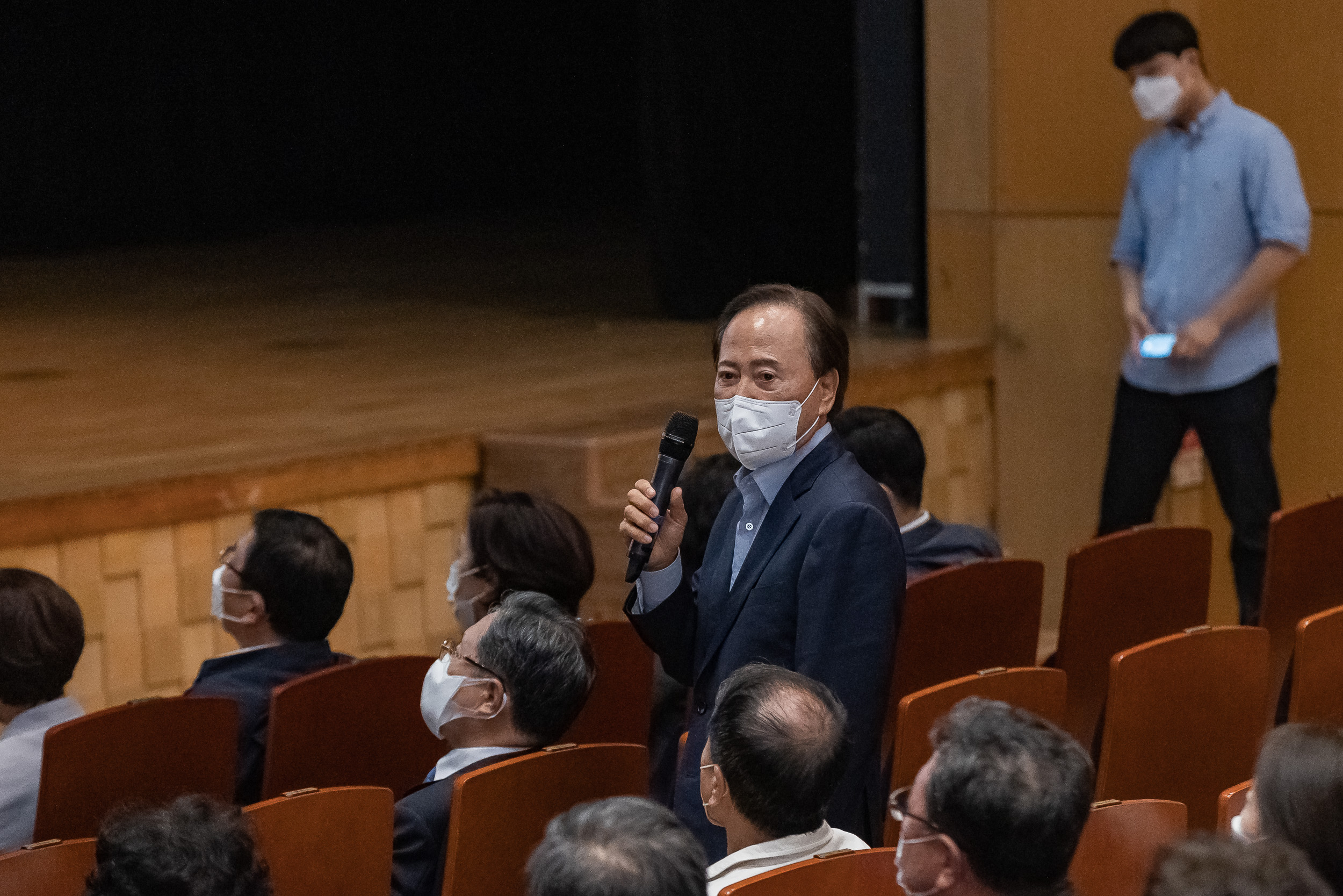 20221004-워커힐아파트 재건축사업 정비구역지정 및 정비계획 수립을 위한 주민설명회 221004-0176_G_085334.jpg