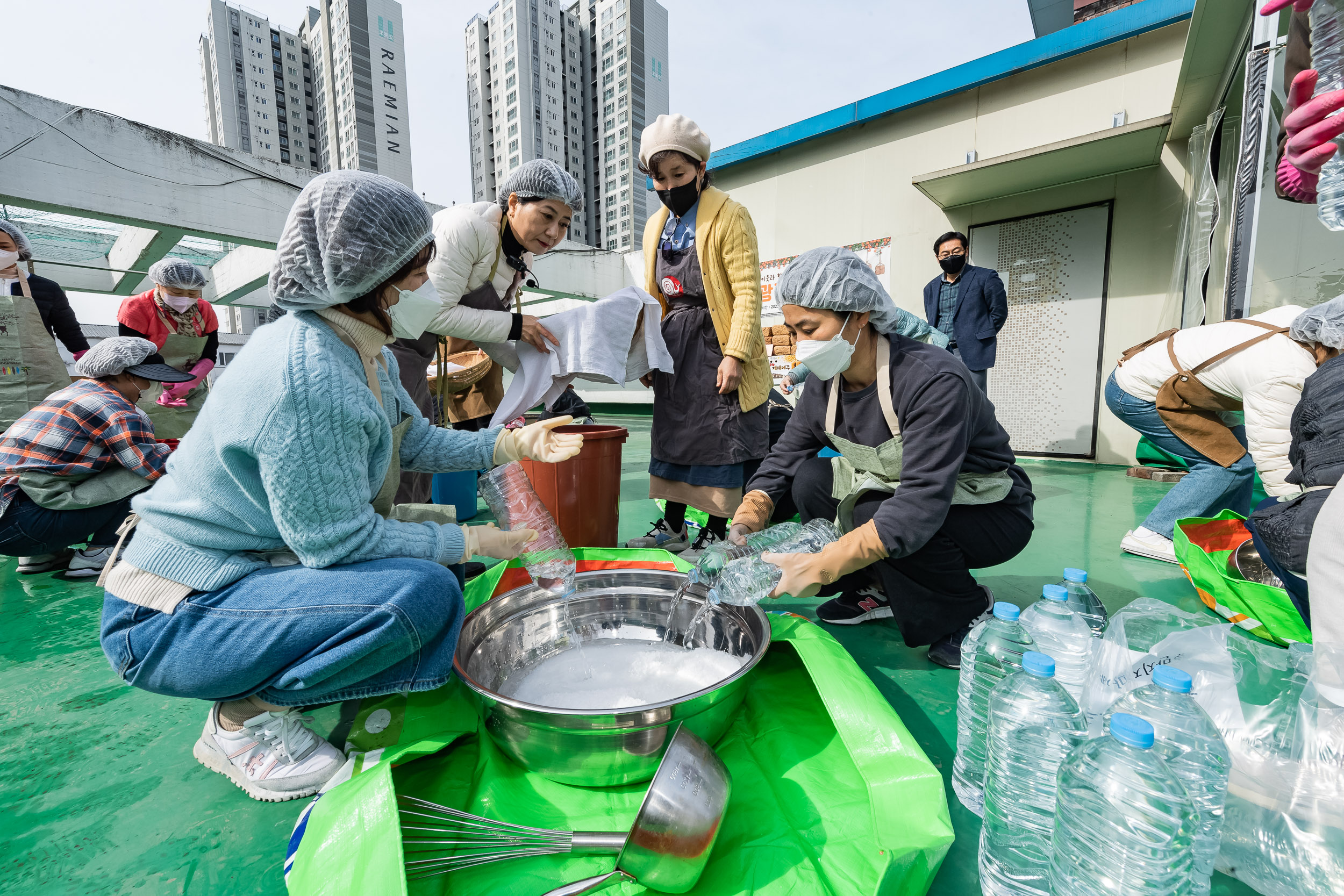 20230317-이웃과 함께하는 전통식품 장담그기 광진장독대 230317-0136_G_105441.jpg