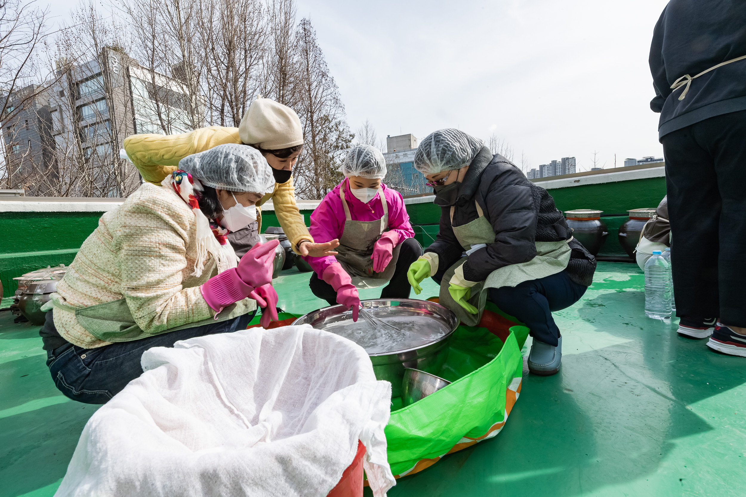 20230317-이웃과 함께하는 전통식품 장담그기 광진장독대 230317-0171_G_105443.jpg