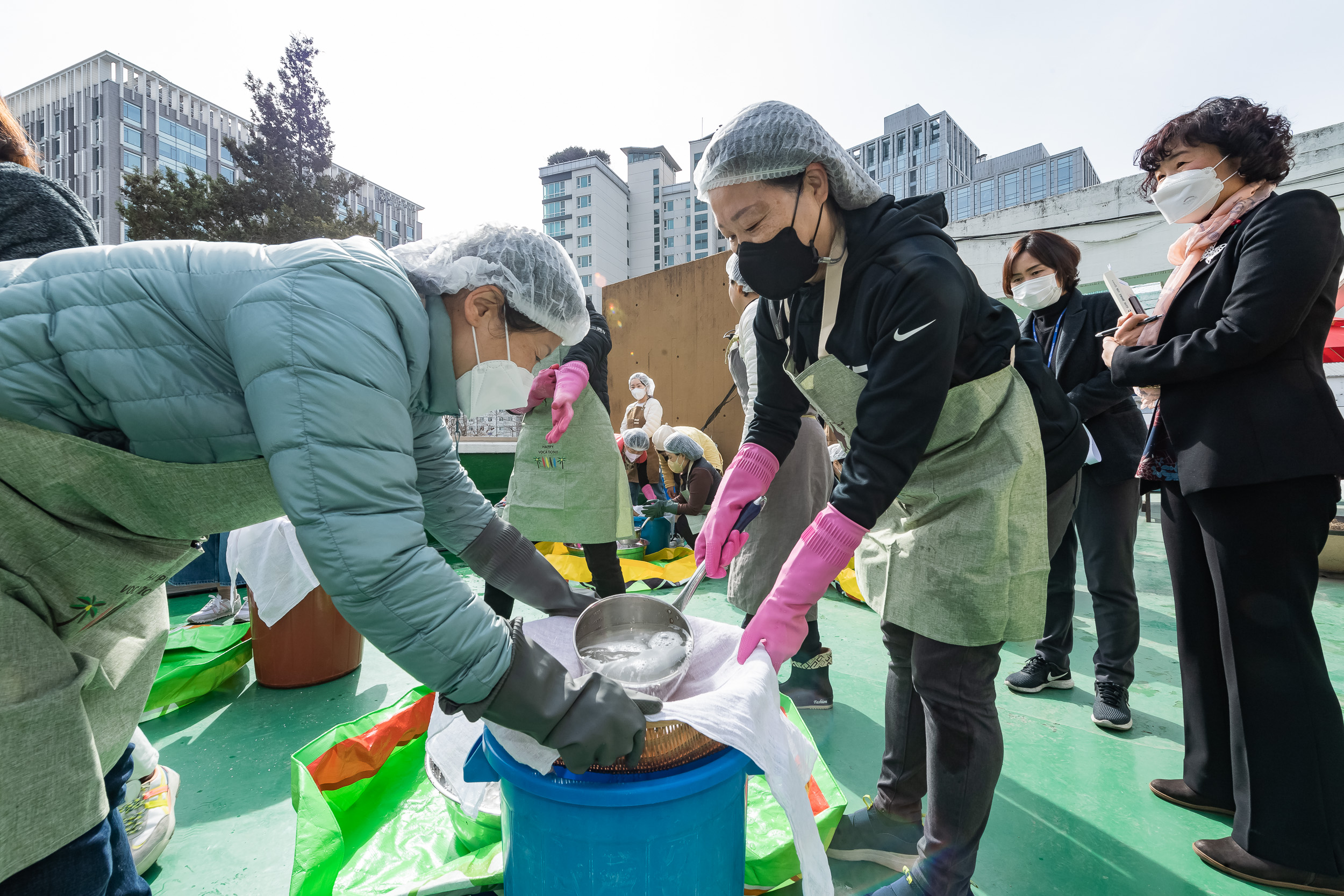 20230317-이웃과 함께하는 전통식품 장담그기 광진장독대 230317-0181_G_105443.jpg