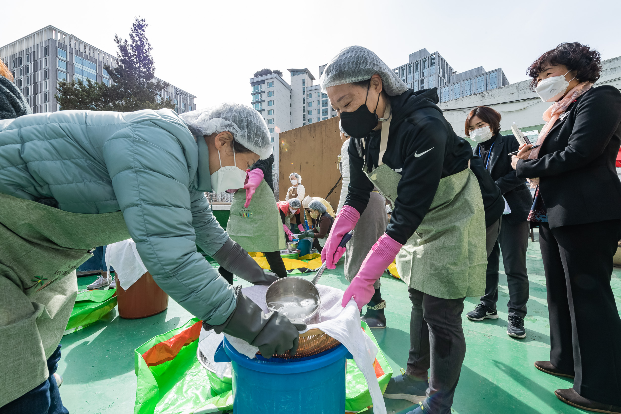 20230317-이웃과 함께하는 전통식품 장담그기 광진장독대 230317-0186_G_105443.jpg