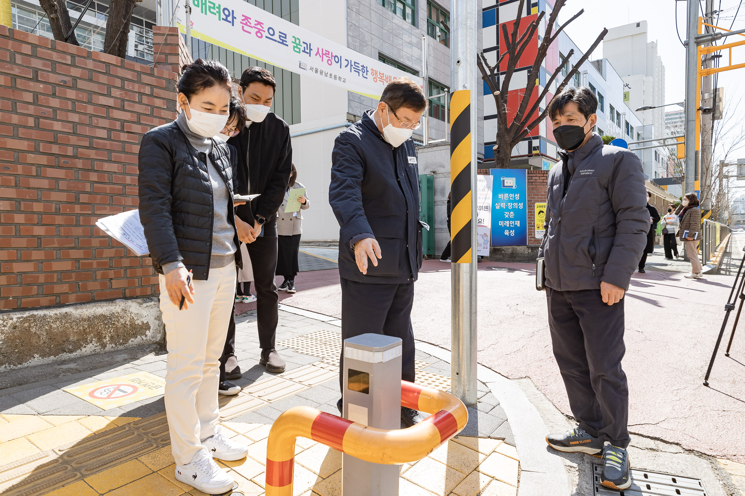 20230314-학교 앞 소통 나들이-무엇이든 말해 주세요!  230314-0574_G_134333.jpg