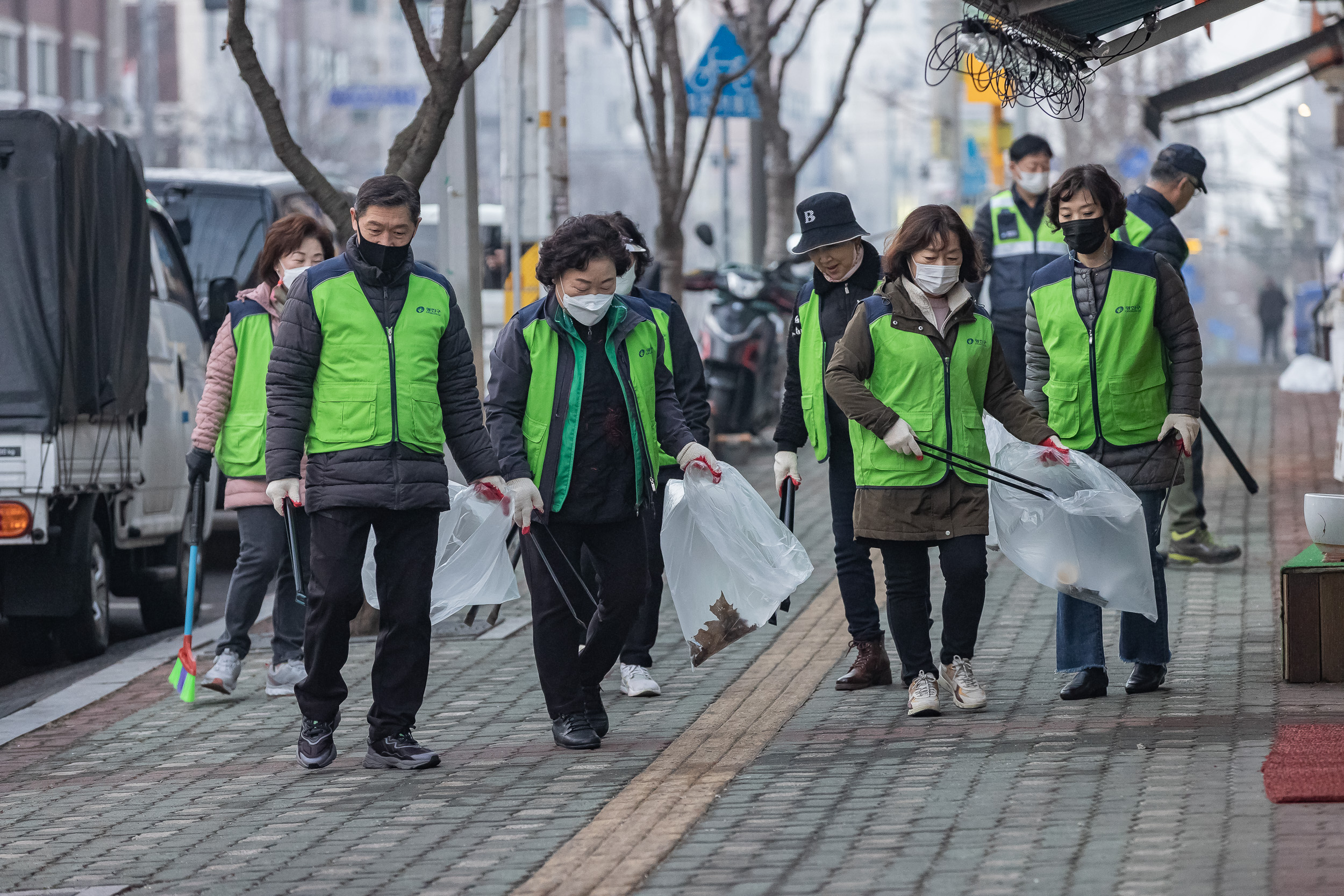 20230310-제9회 주민과 함께하는 골목청소-자양3동 230310-0146_G_173505.jpg