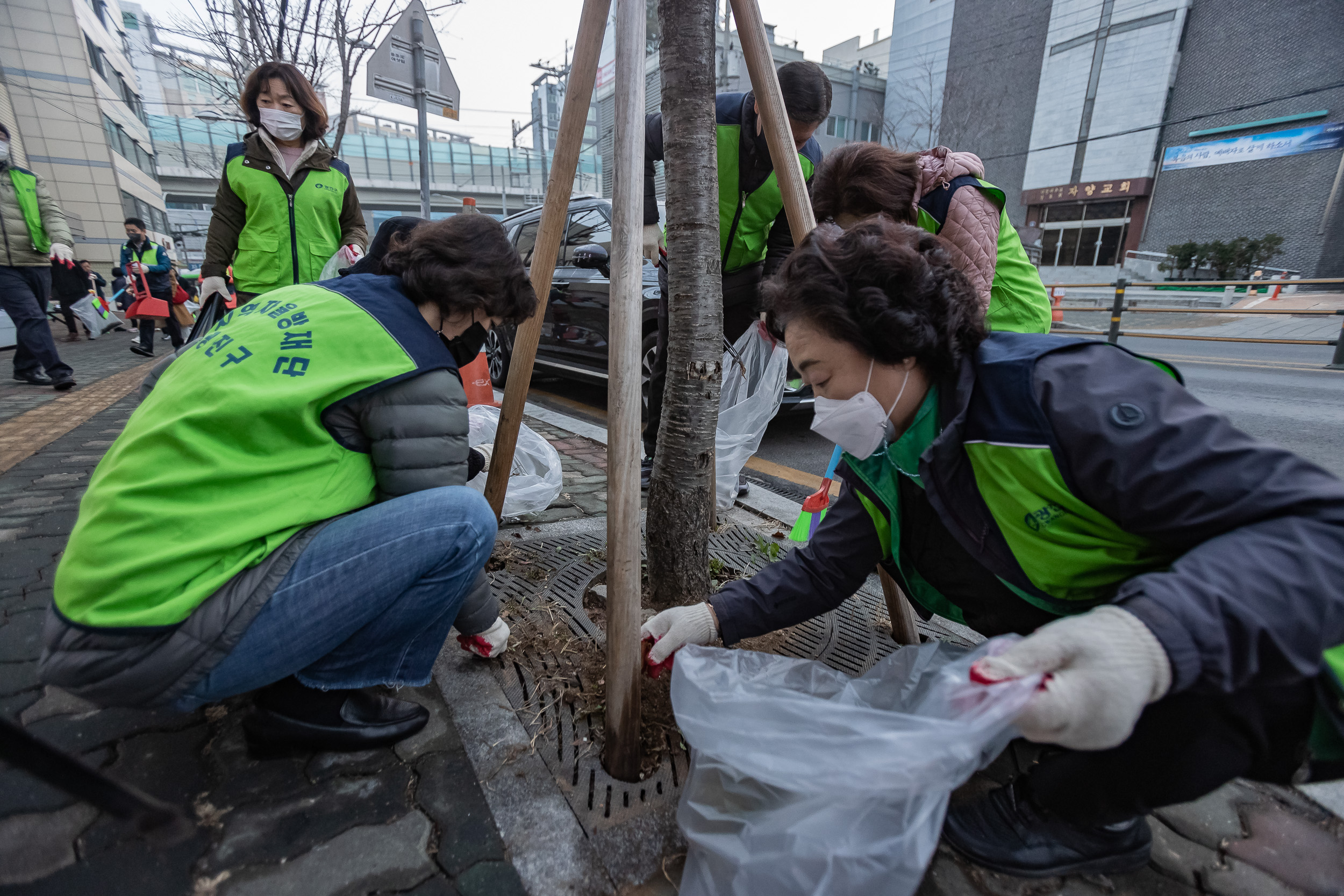 20230310-제9회 주민과 함께하는 골목청소-자양3동 230310-0151_G_173505.jpg