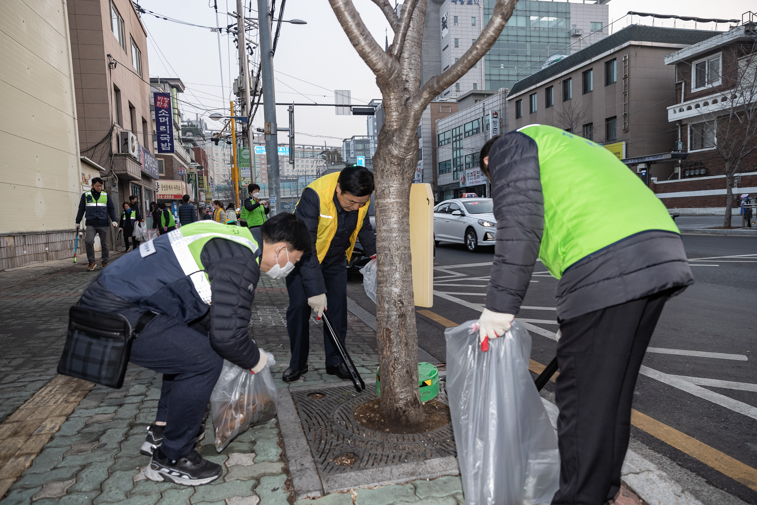 20230310-제9회 주민과 함께하는 골목청소-자양3동 230310-0242_G_173507.jpg