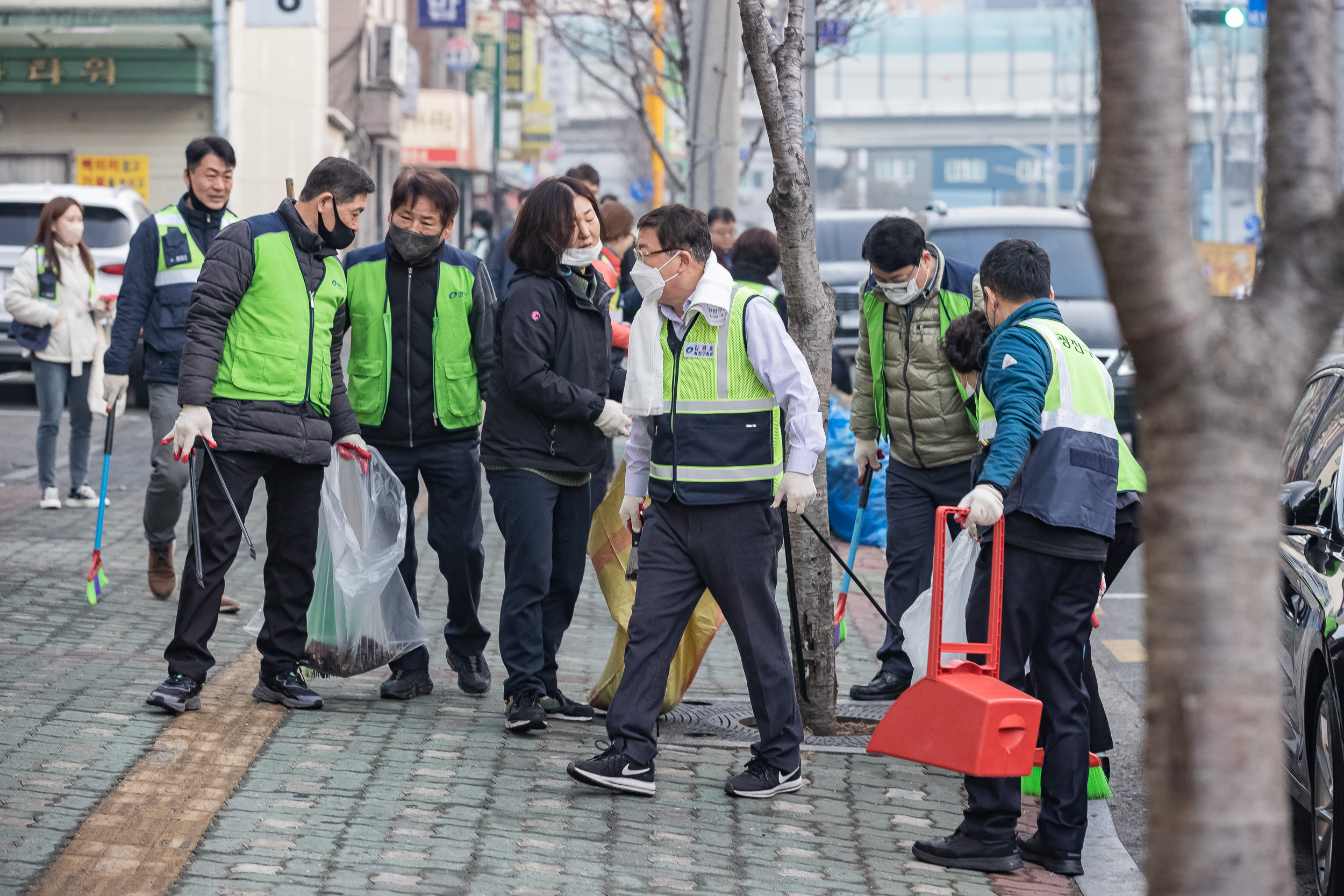 20230310-제9회 주민과 함께하는 골목청소-자양3동 230310-0307_G_173508.jpg