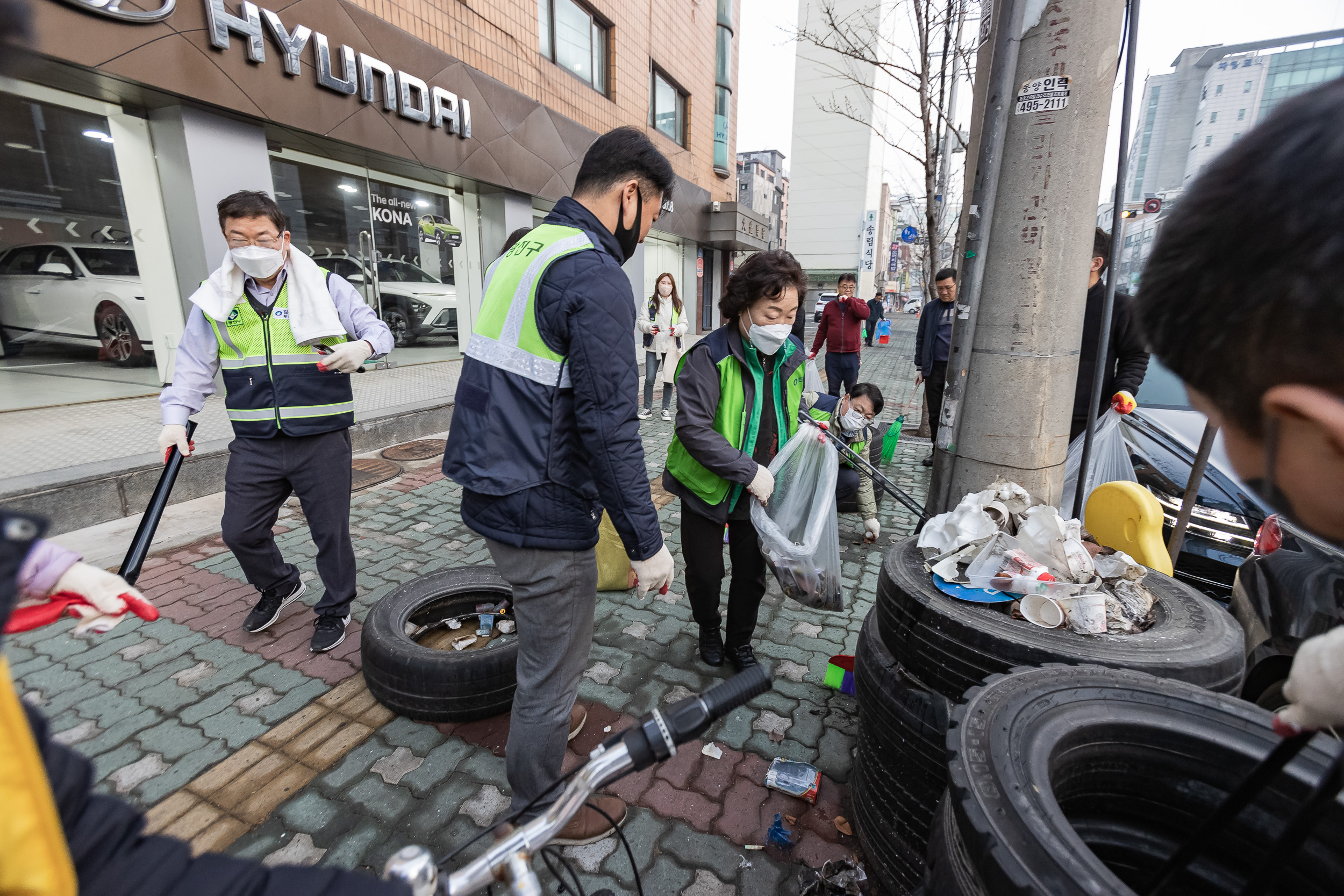 20230310-제9회 주민과 함께하는 골목청소-자양3동 230310-0331_G_173508.jpg