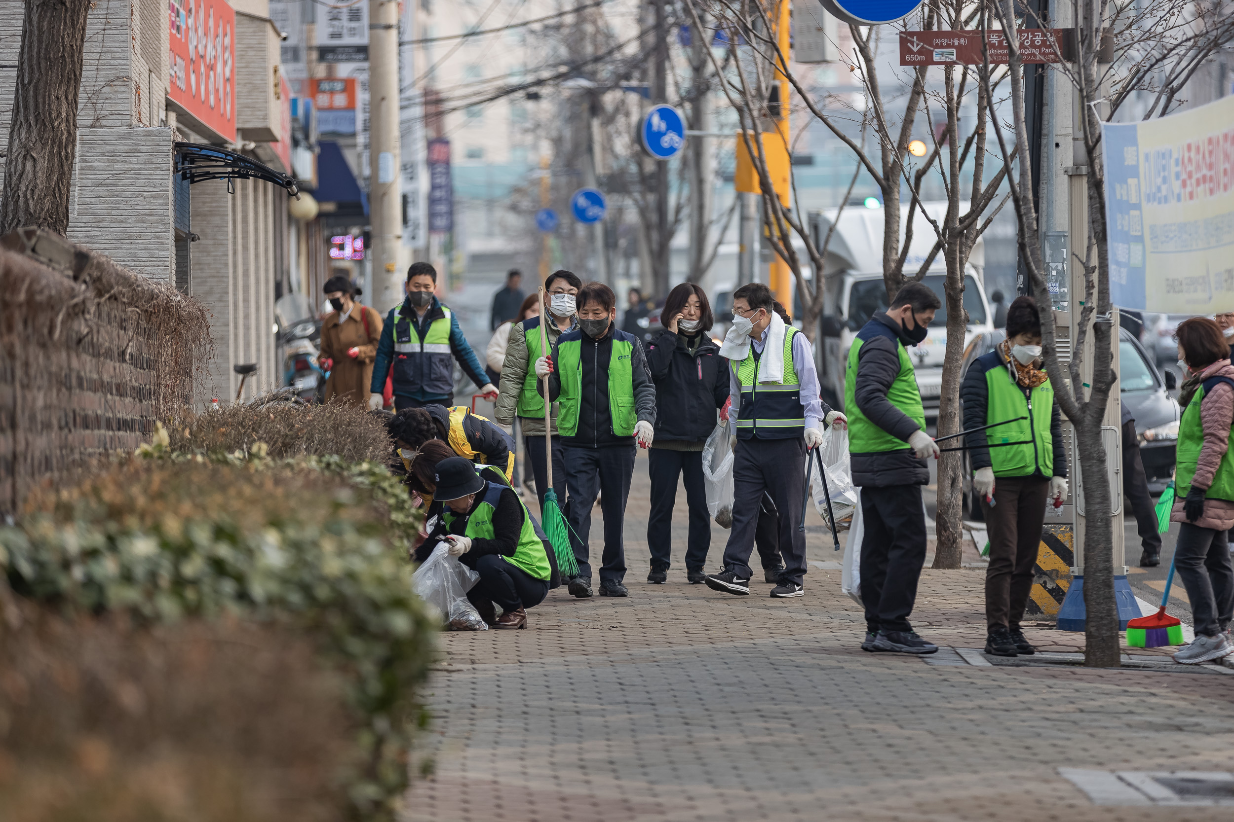 20230310-제9회 주민과 함께하는 골목청소-자양3동 230310-0638_G_173511.jpg