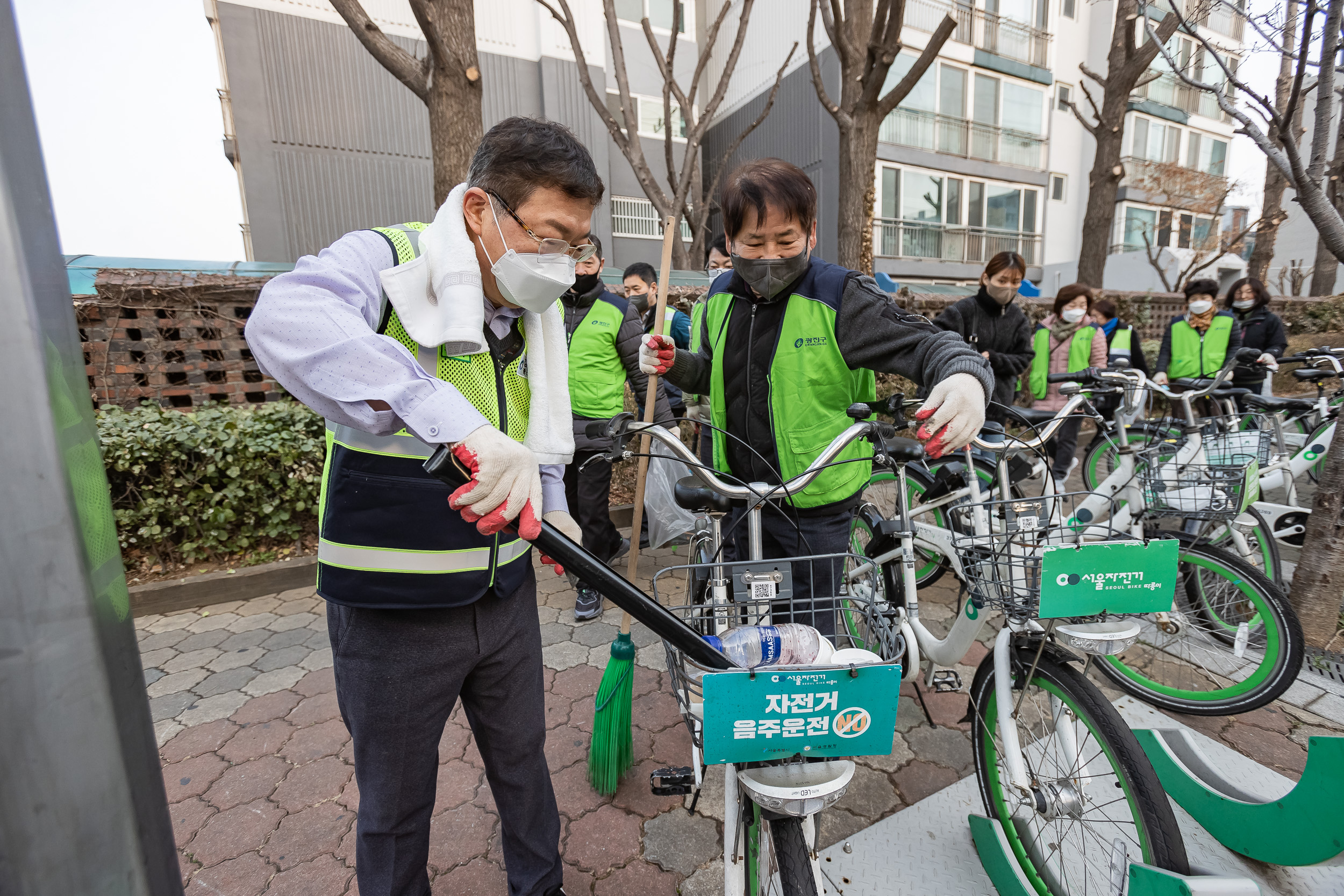 20230310-제9회 주민과 함께하는 골목청소-자양3동 230310-0678_G_173511.jpg