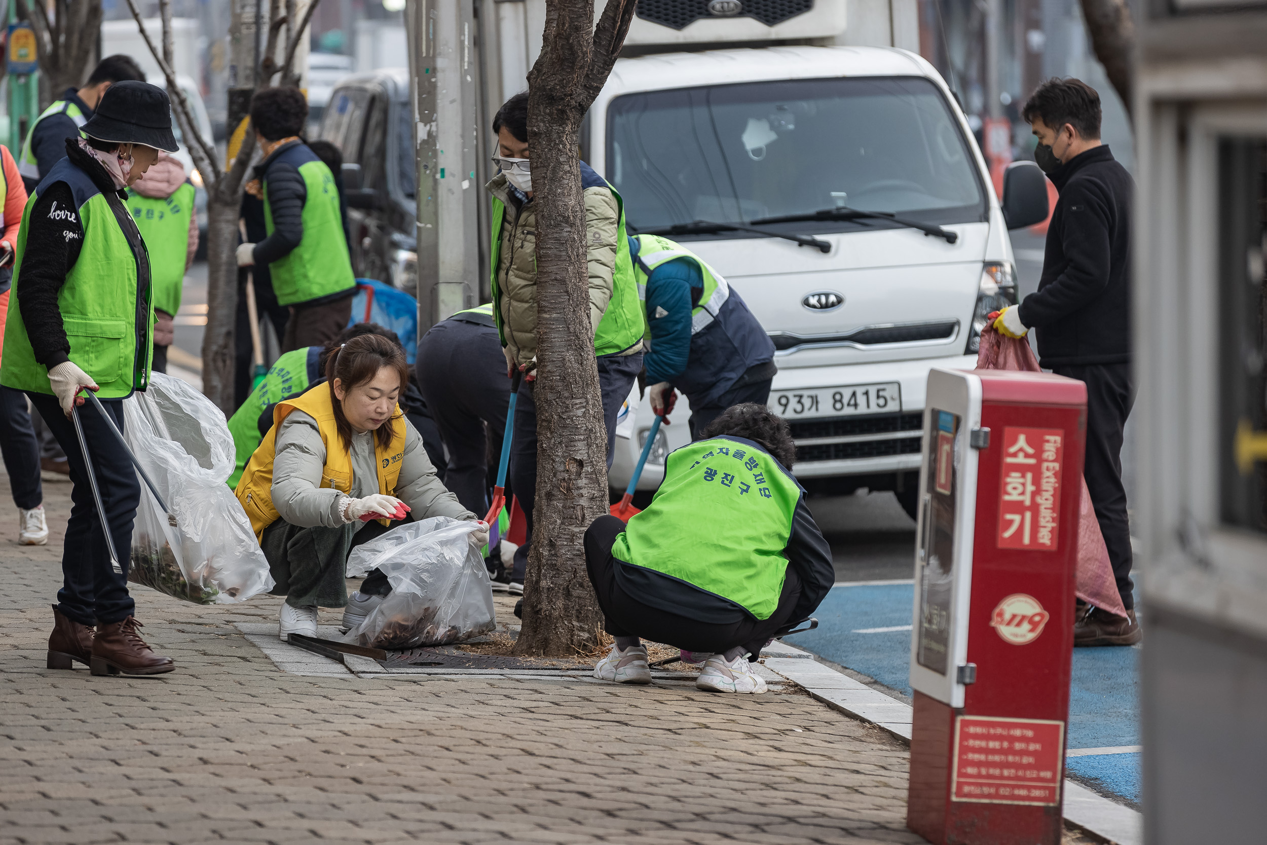 20230310-제9회 주민과 함께하는 골목청소-자양3동 230310-0774_G_173513.jpg