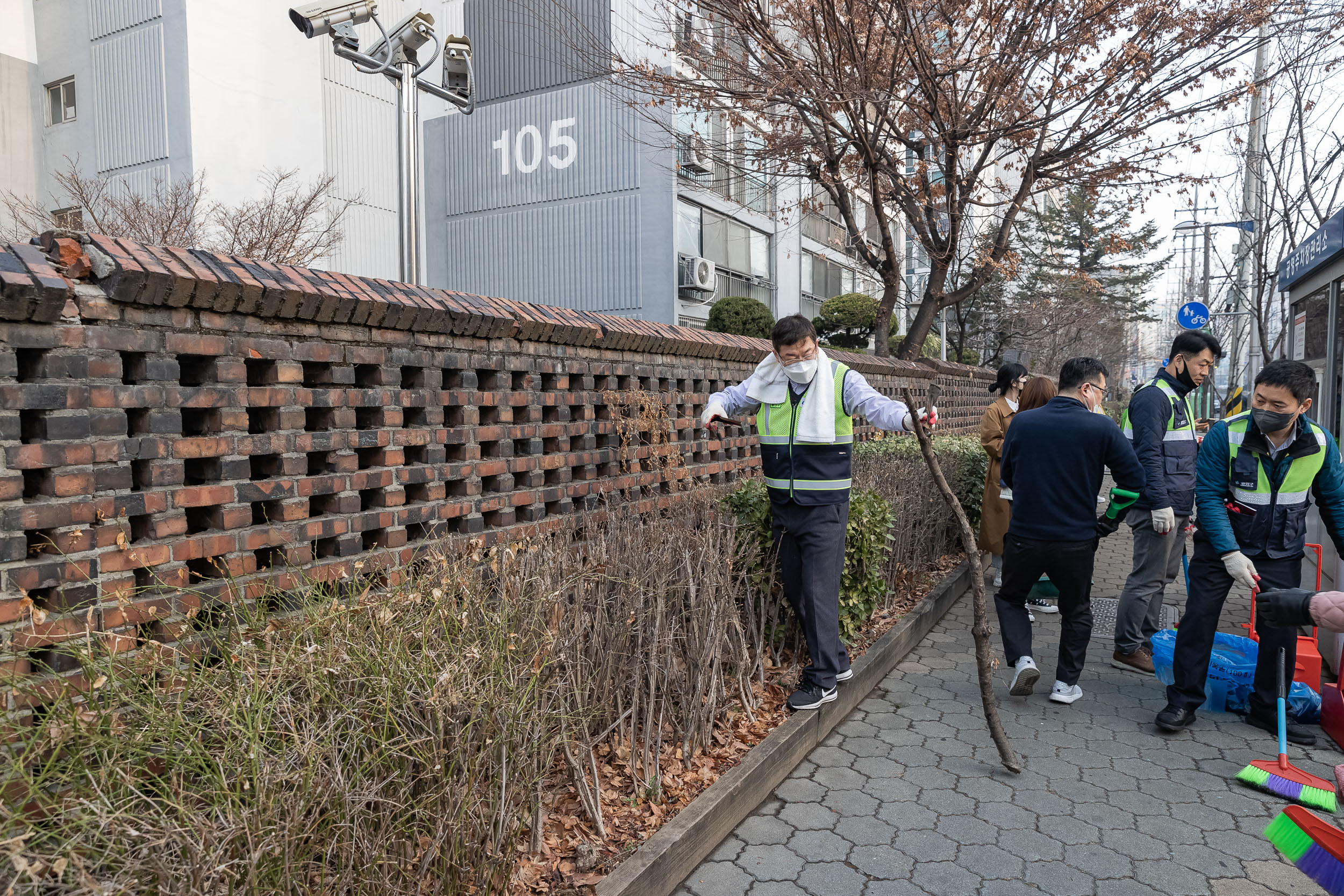 20230310-제9회 주민과 함께하는 골목청소-자양3동 230310-0870_G_173513.jpg