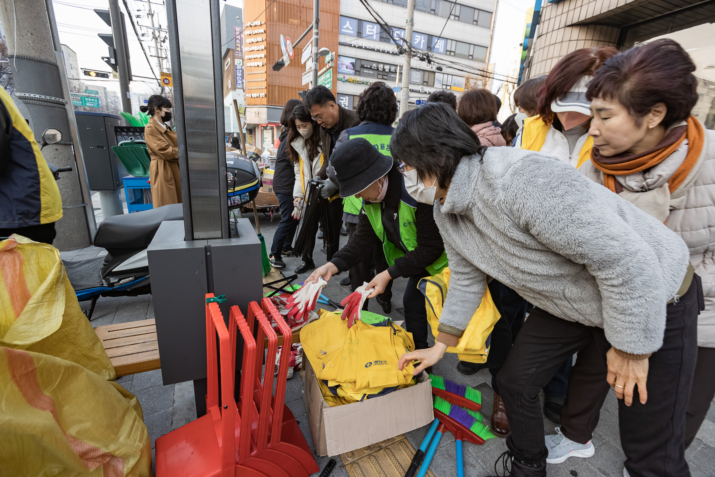 20230310-제9회 주민과 함께하는 골목청소-자양3동 230310-1024_G_173516.jpg