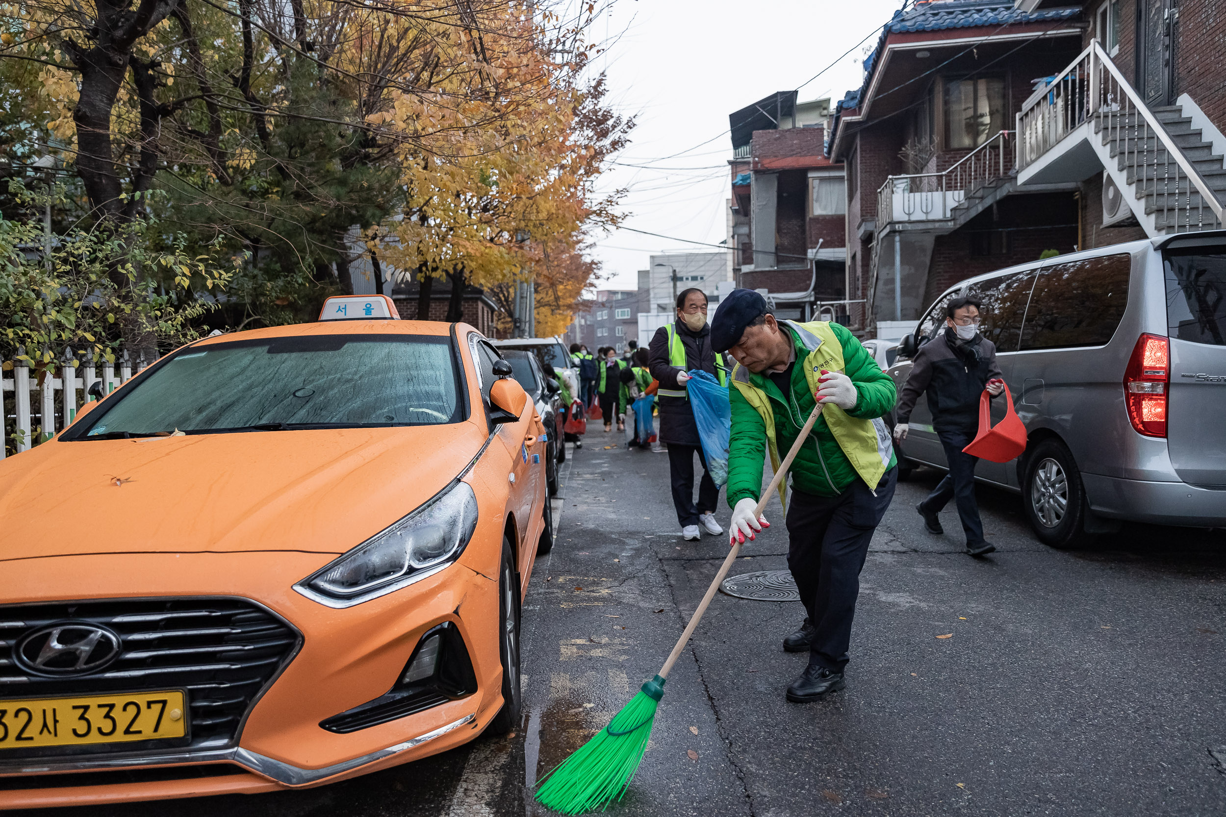 20221116-제8회 주민과 함께하는 중곡제3동 골목 청소 221116-0195_G_181523.jpg