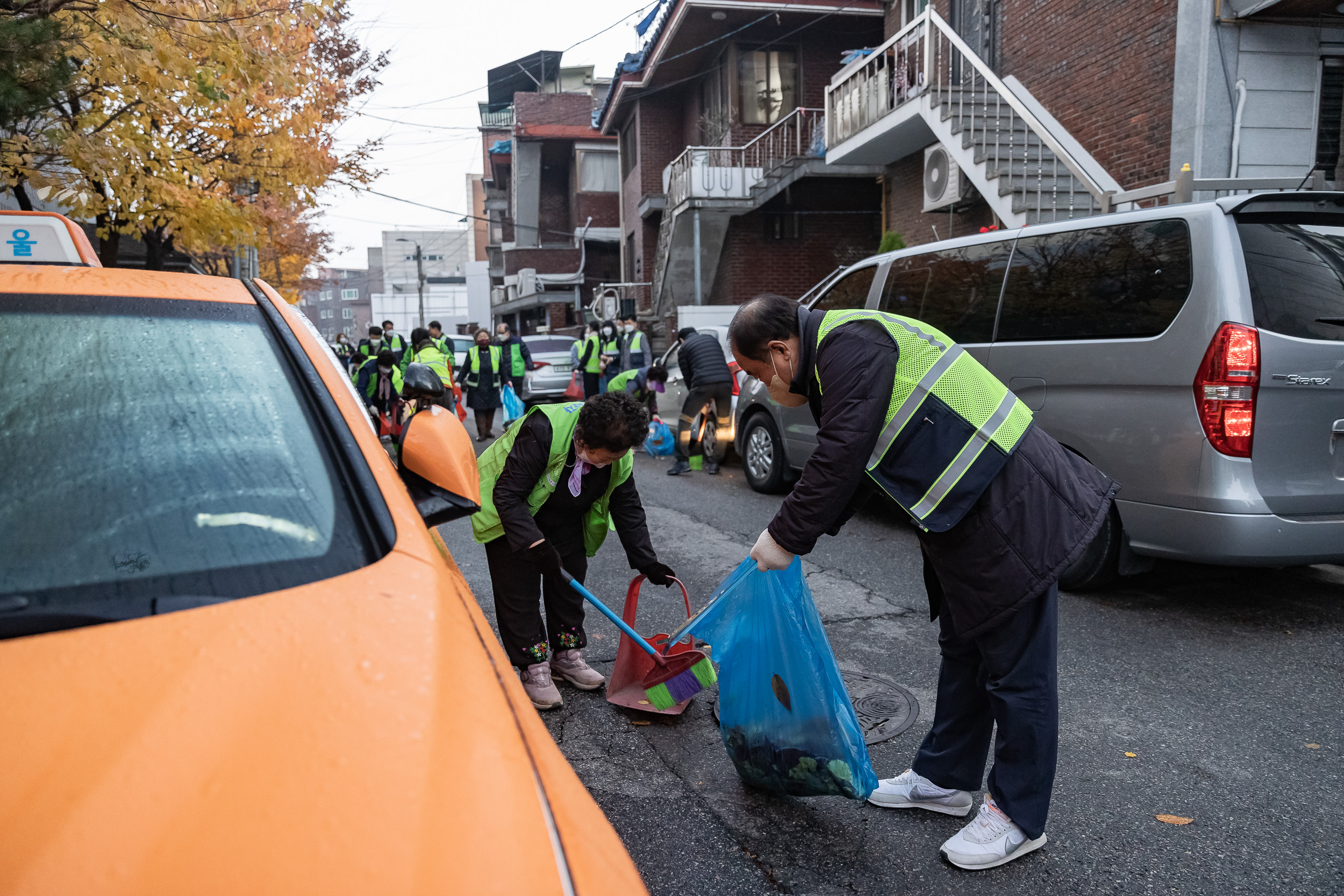 20221116-제8회 주민과 함께하는 중곡제3동 골목 청소 221116-0212_G_181524.jpg