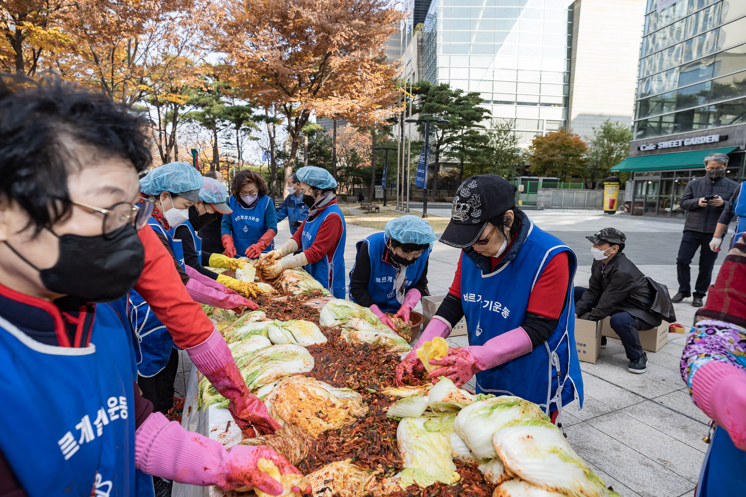 20221111-어려운 이웃 사랑의 김장 담가드리기 221111-0160_G_114139.jpg