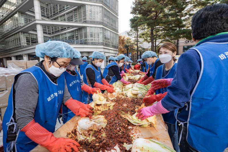 20221111-어려운 이웃 사랑의 김장 담가드리기 221111-0182_G_114139.jpg