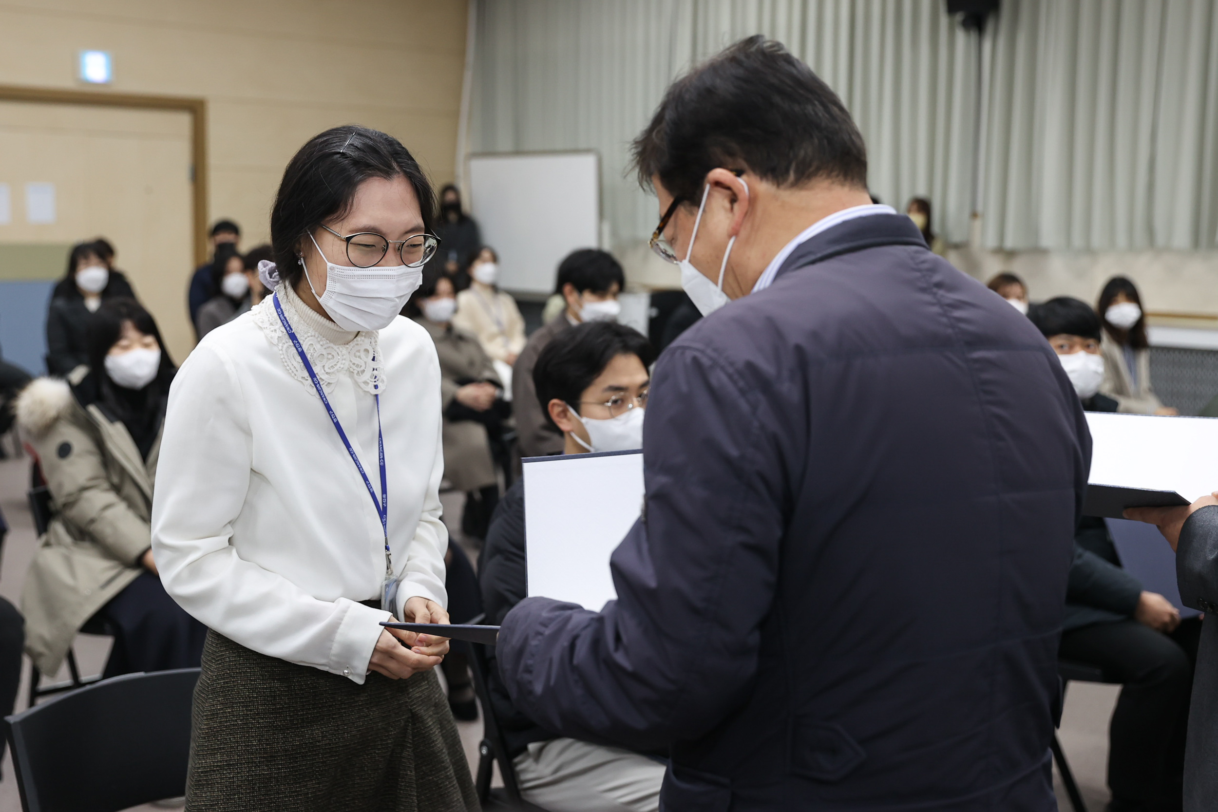 20221228-2023 상반기 정기인사 발령장 수여 221228-0742_G_132653.jpg